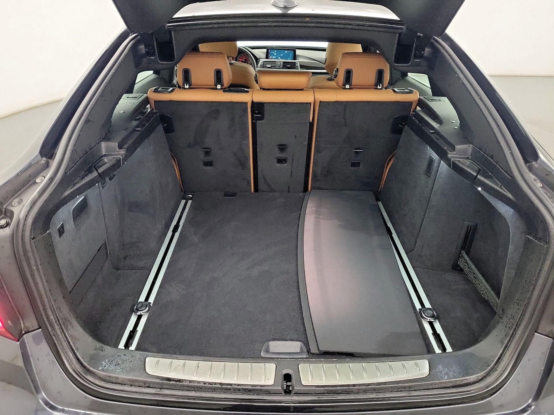 Thumbnail: 2018 BMW 3 Series - 20