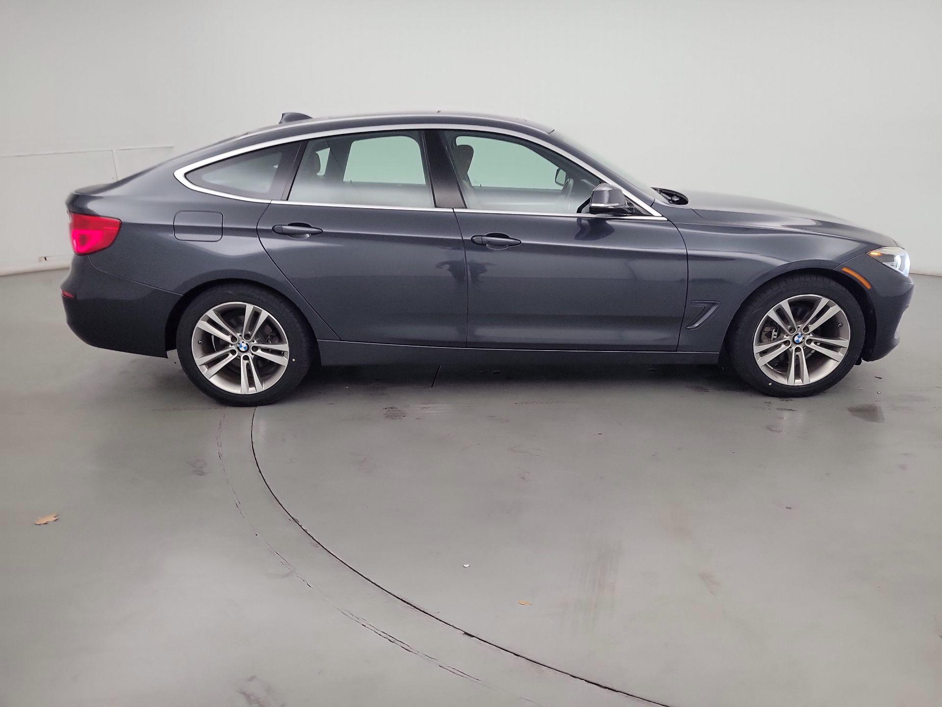 Thumbnail: 2018 BMW 3 Series - 4