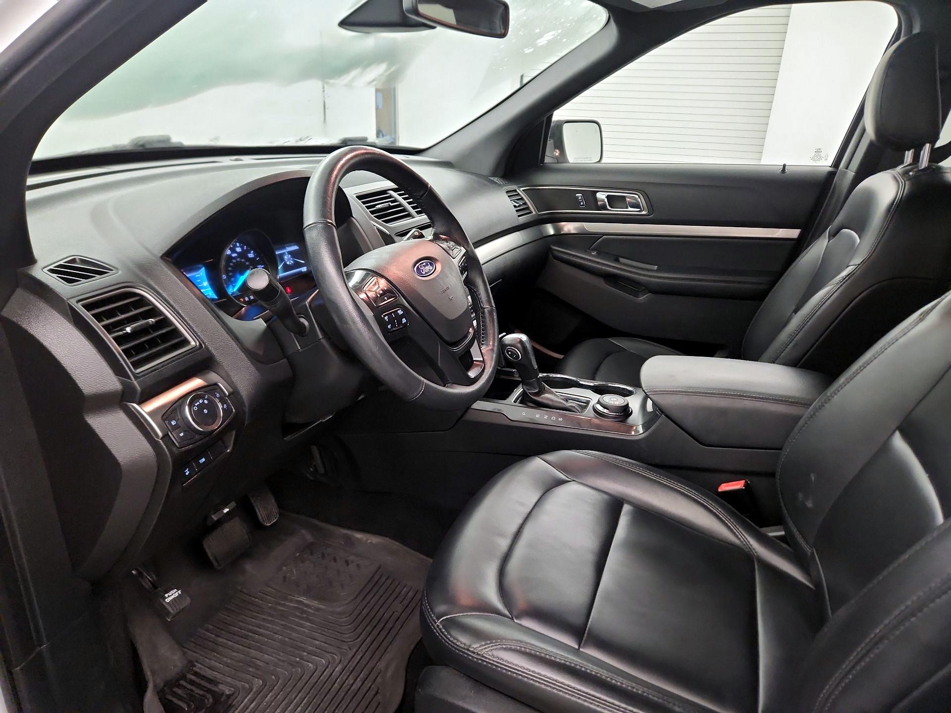 Thumbnail: 2019 Ford Explorer - 9