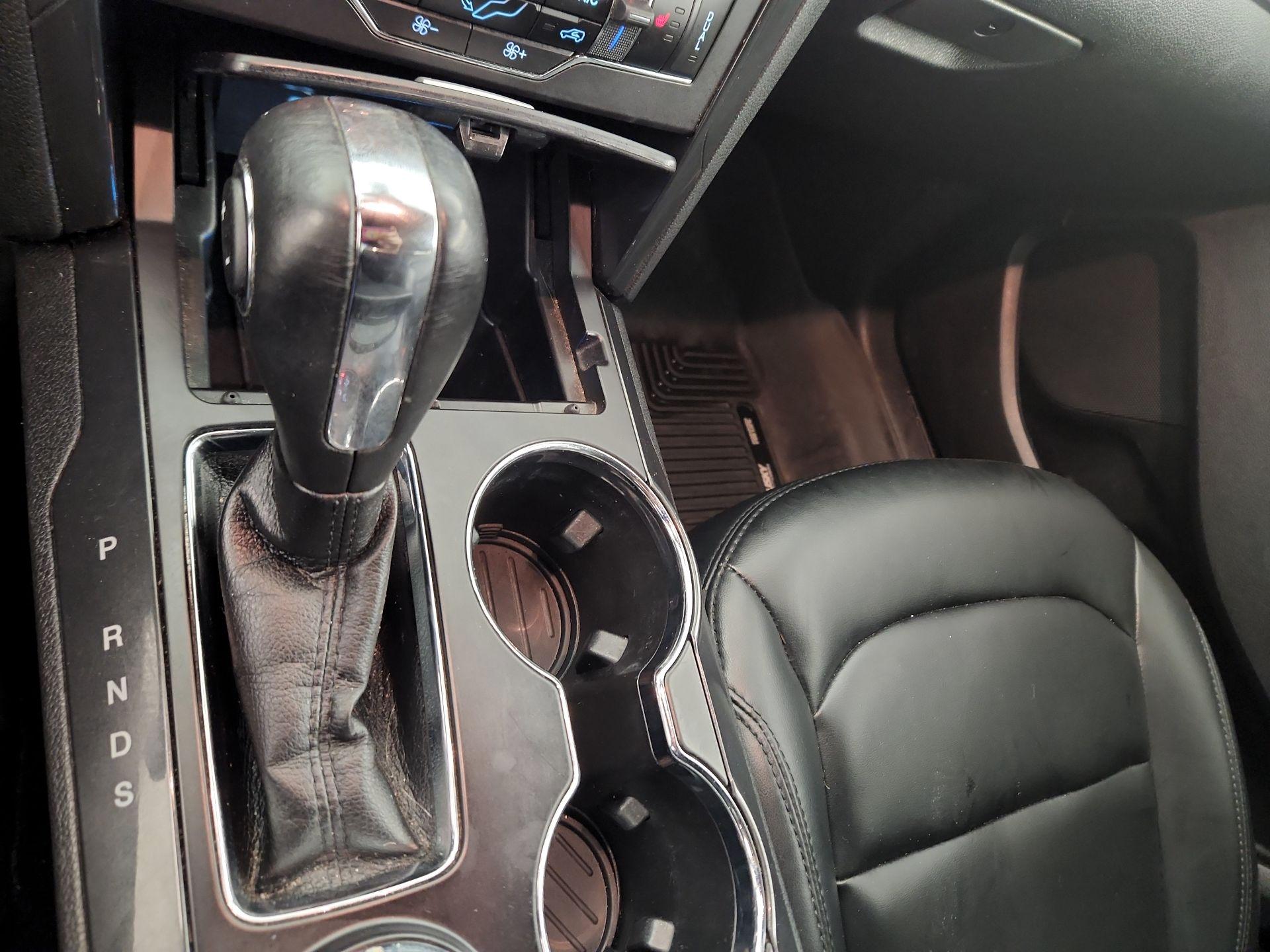 Thumbnail: 2019 Ford Explorer - 15