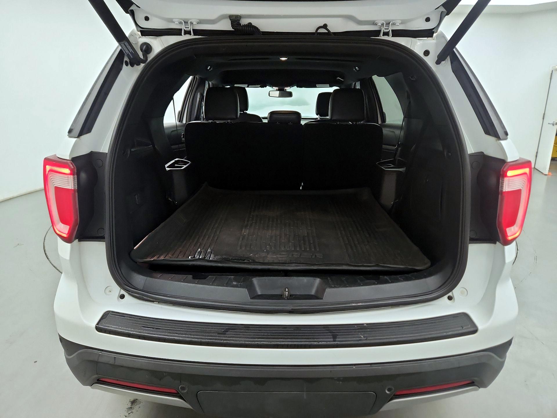 Thumbnail: 2019 Ford Explorer - 18