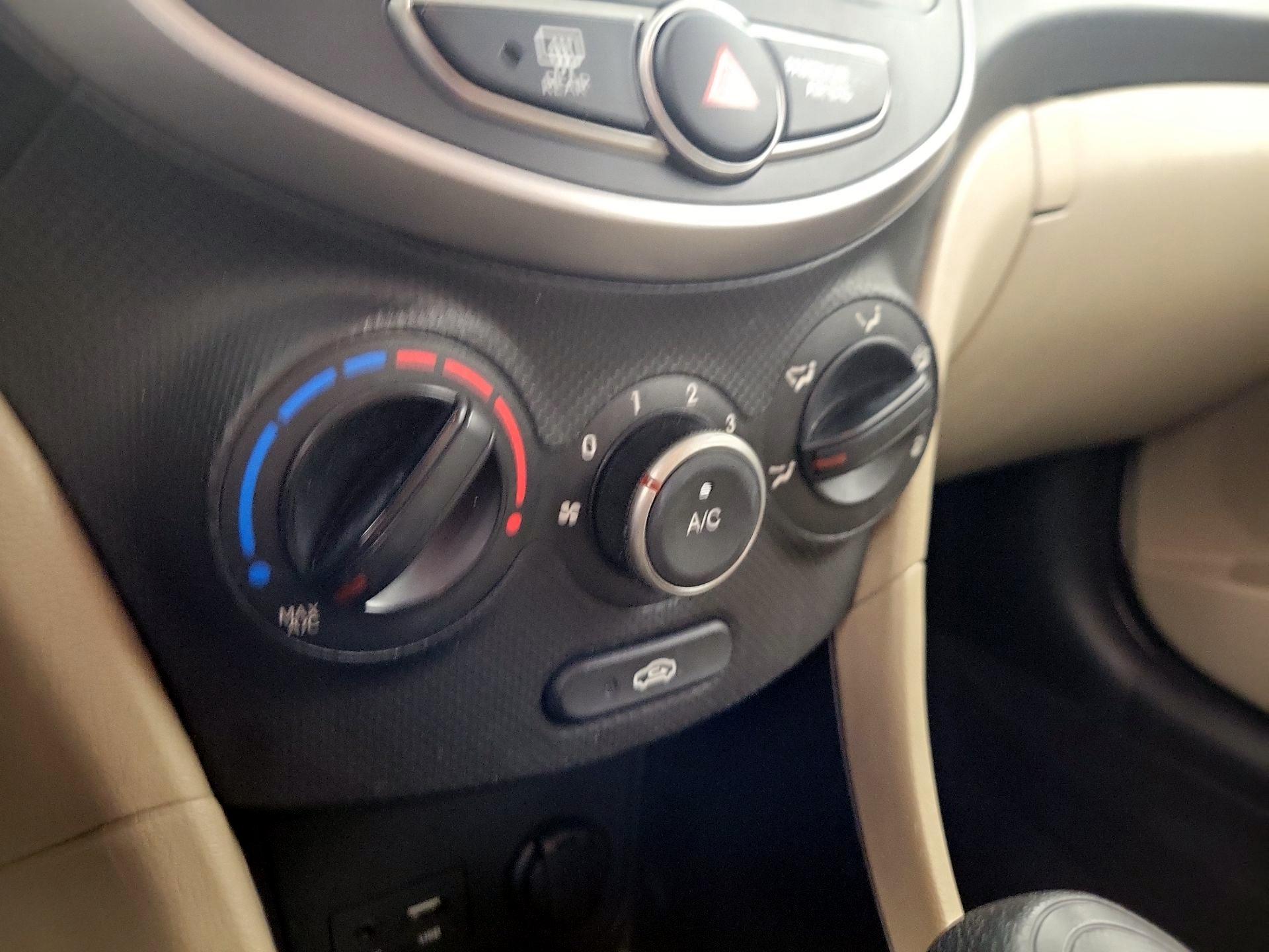 Thumbnail: 2016 Hyundai Accent - 13