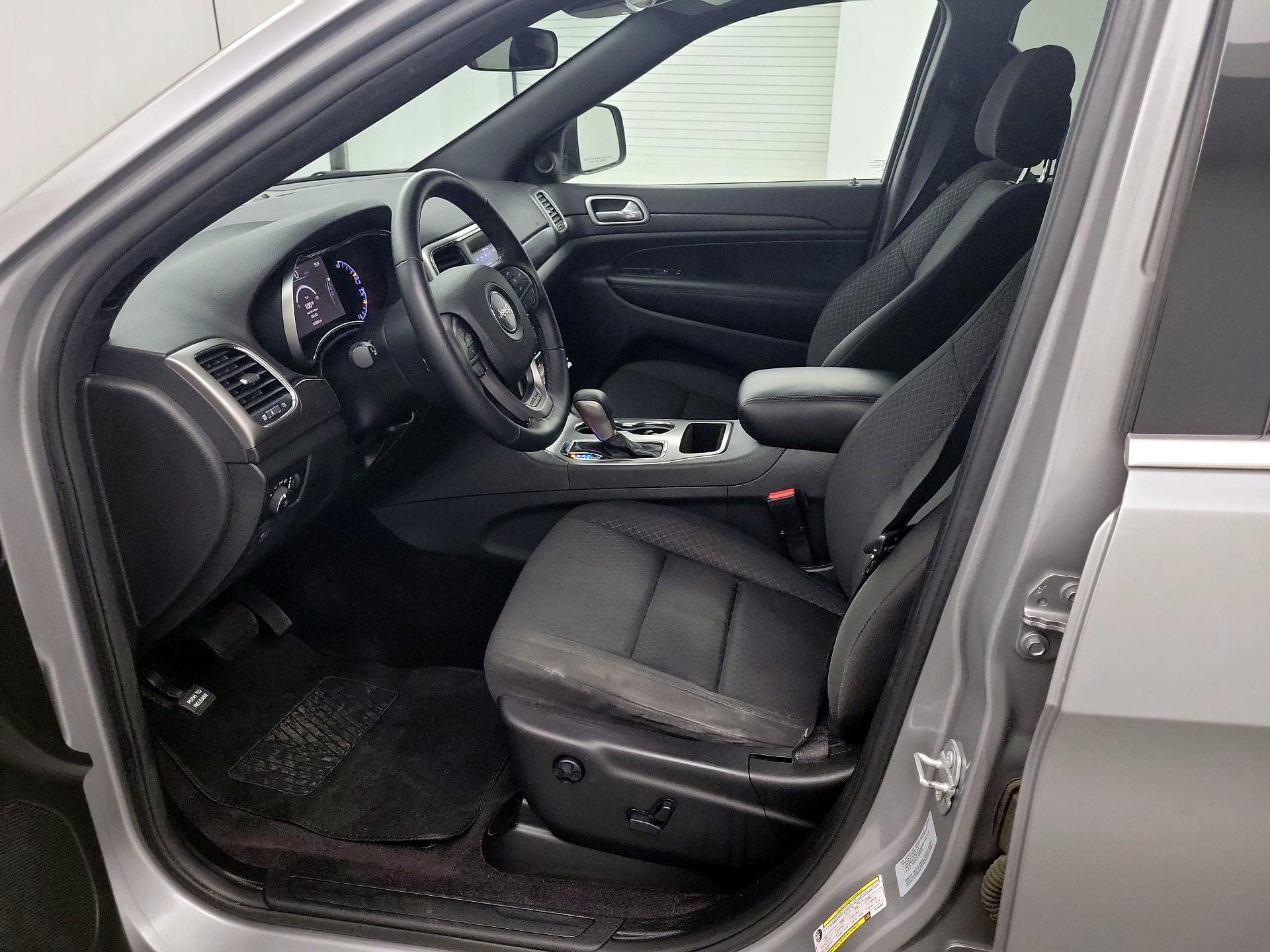 Thumbnail: 2018 Jeep Grand Cherokee - 9