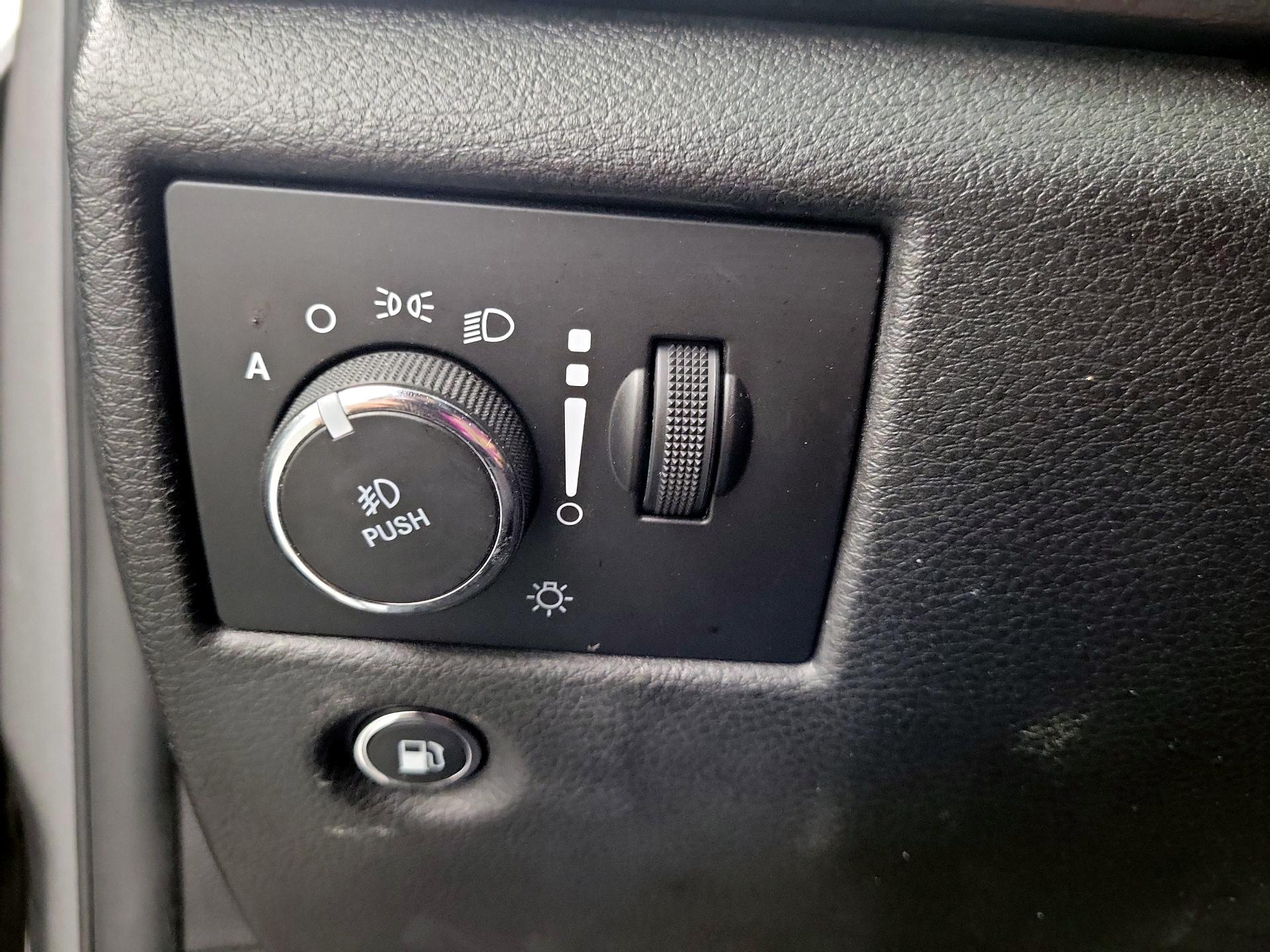 Thumbnail: 2018 Jeep Grand Cherokee - 11