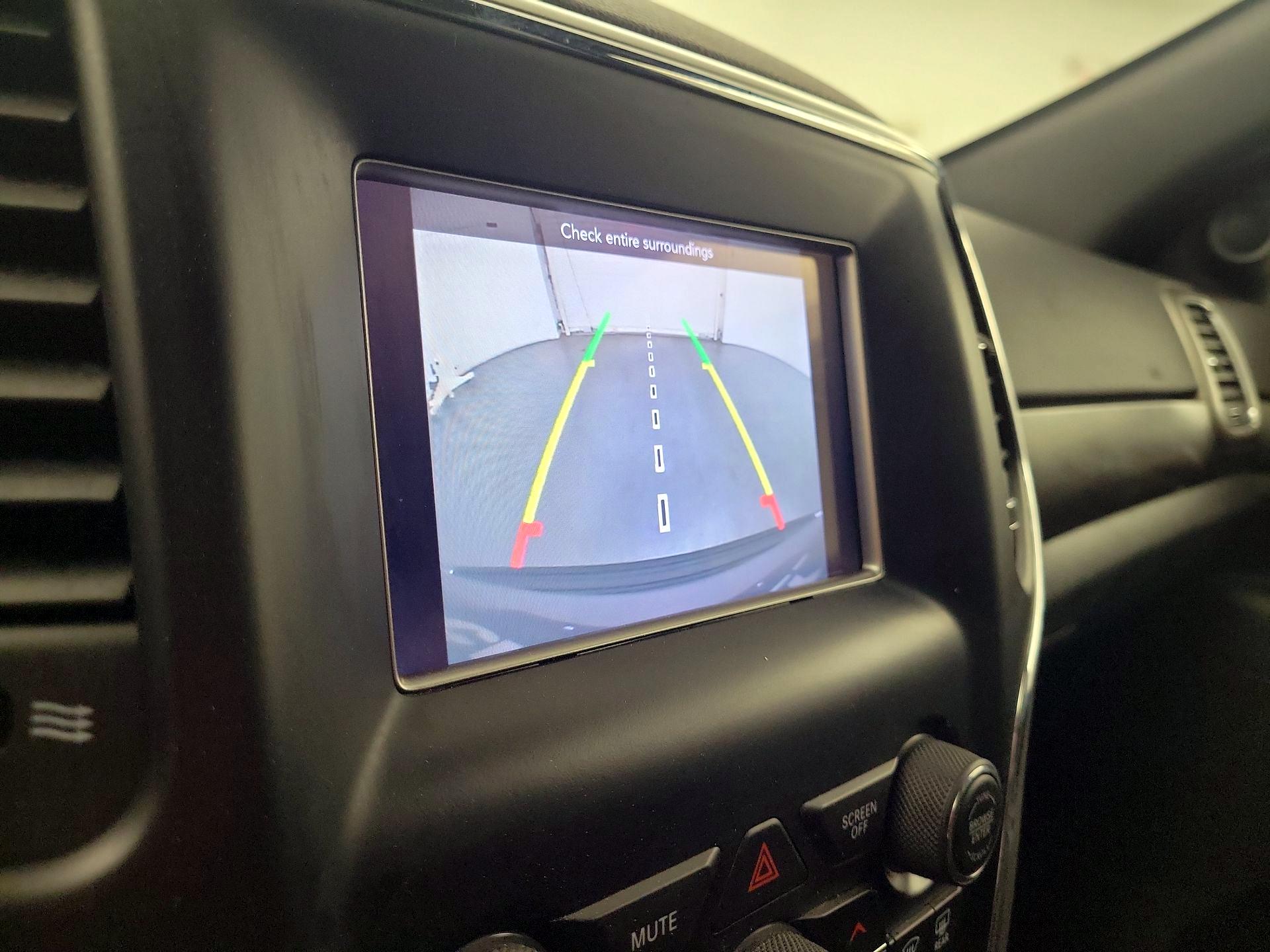 Thumbnail: 2018 Jeep Grand Cherokee - 12