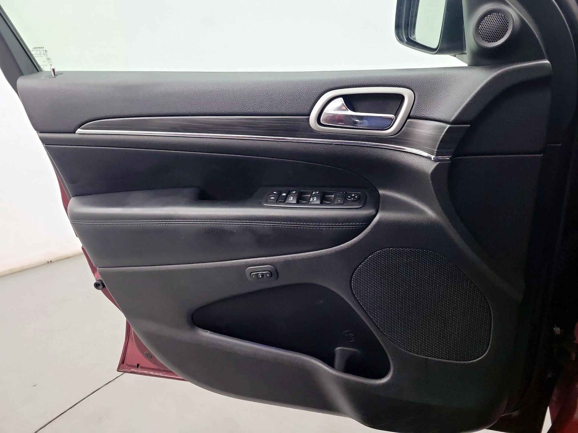 Thumbnail: 2019 Jeep Grand Cherokee - 10