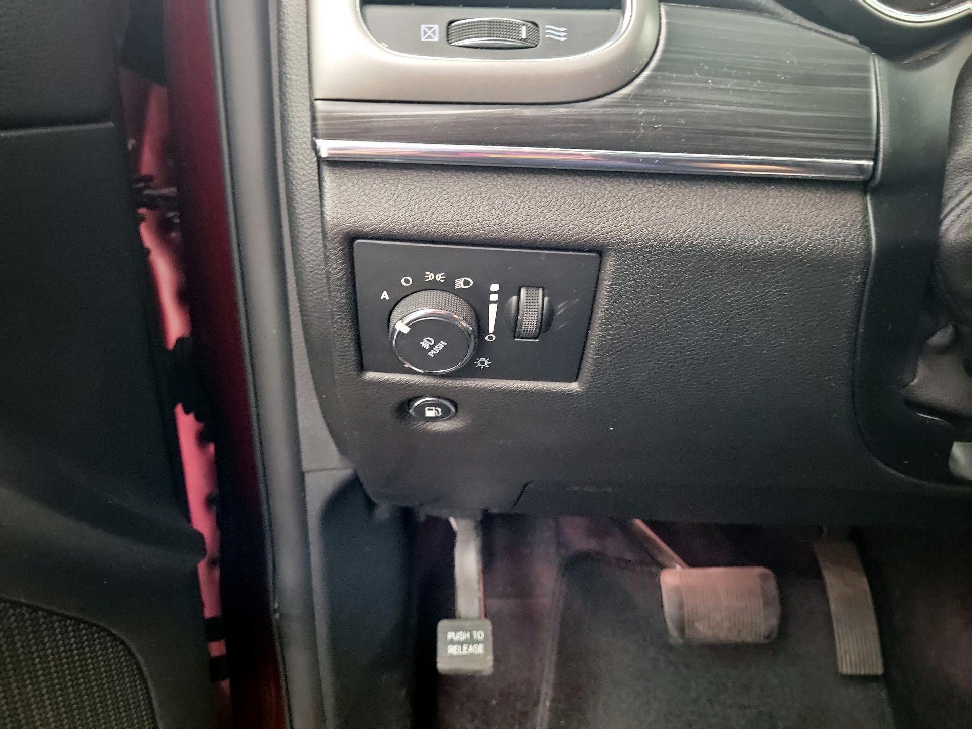 Thumbnail: 2019 Jeep Grand Cherokee - 11