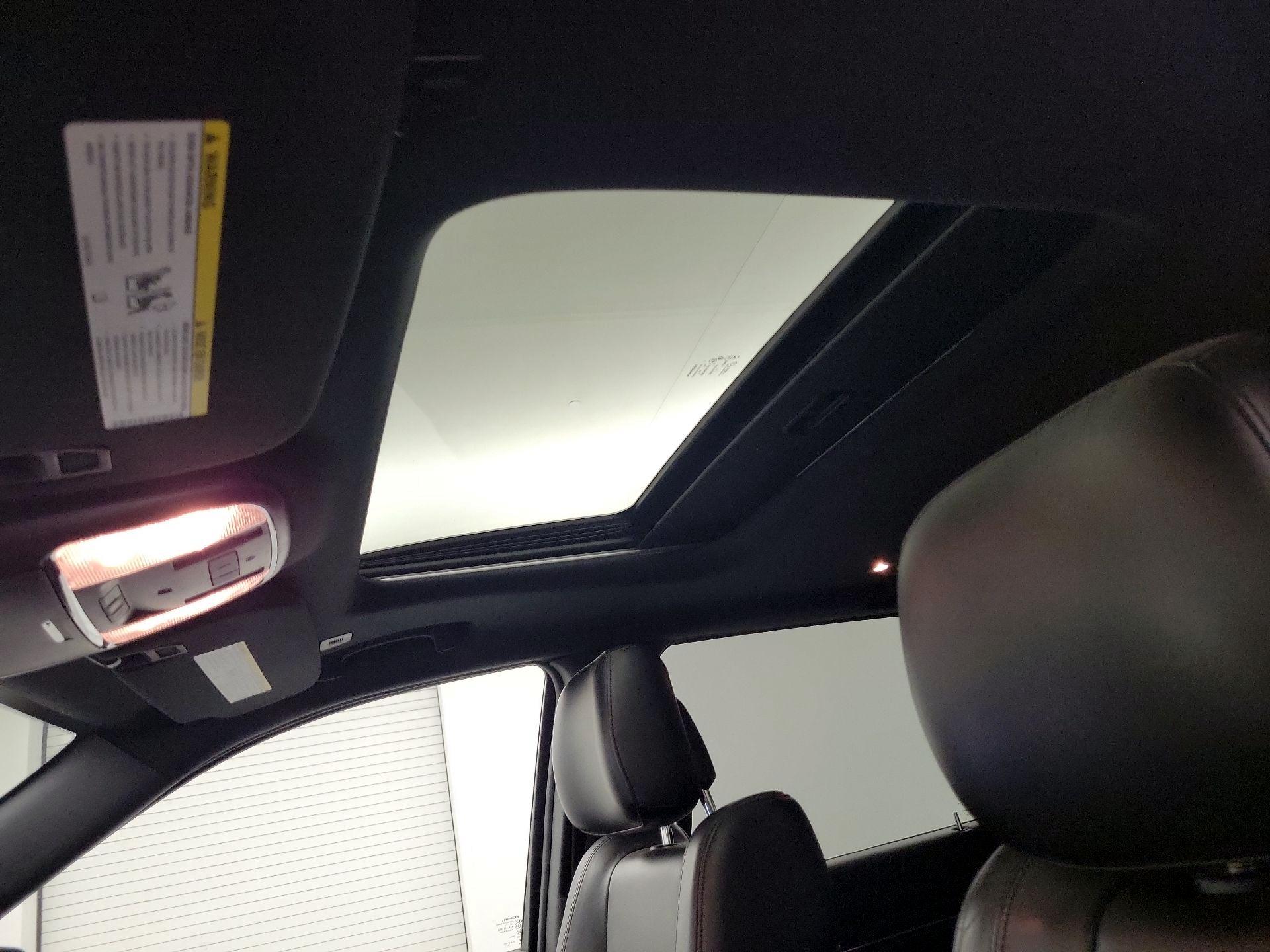 Thumbnail: 2019 Jeep Grand Cherokee - 18