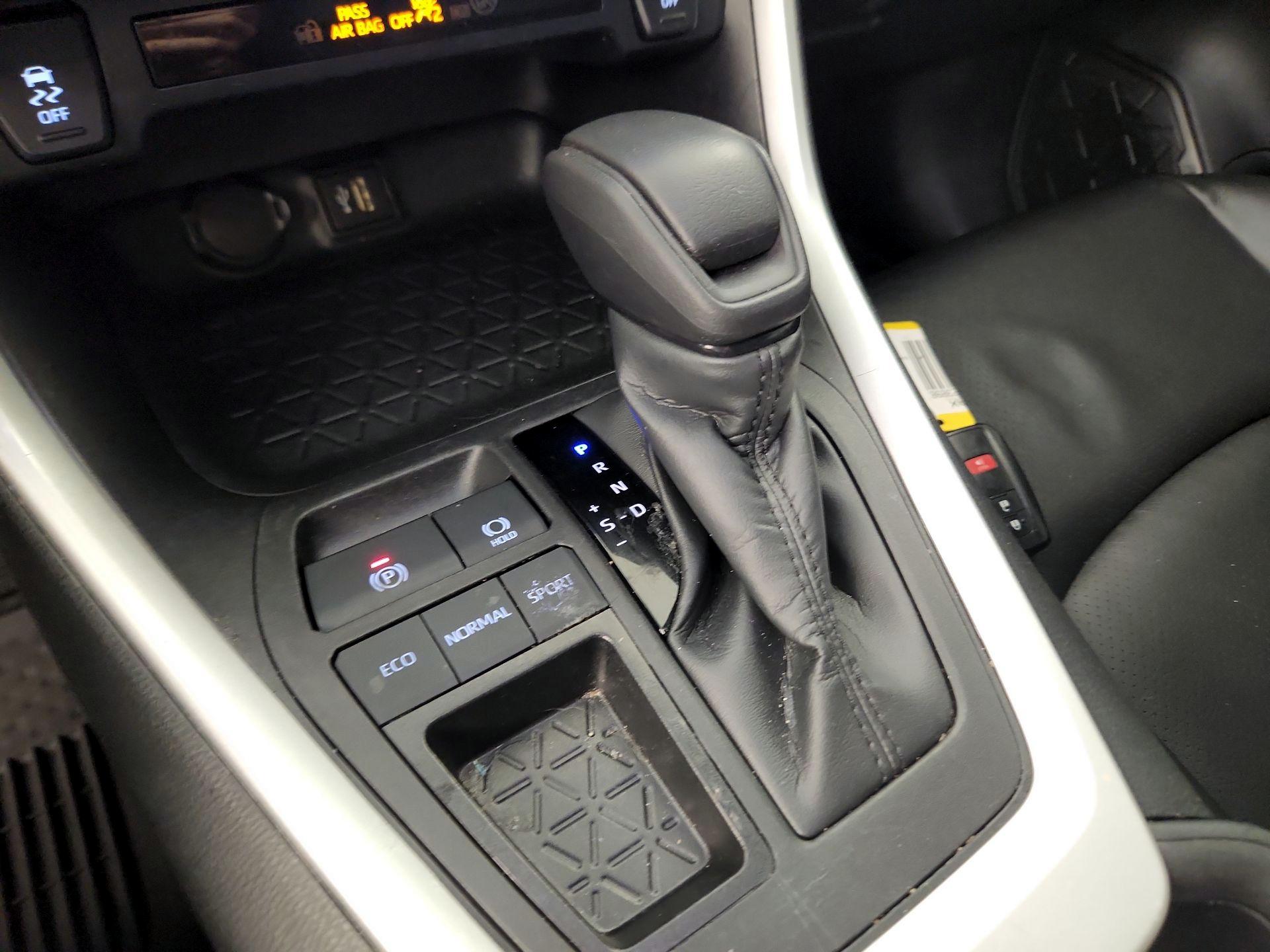 Thumbnail: 2023 Toyota RAV4 - 15