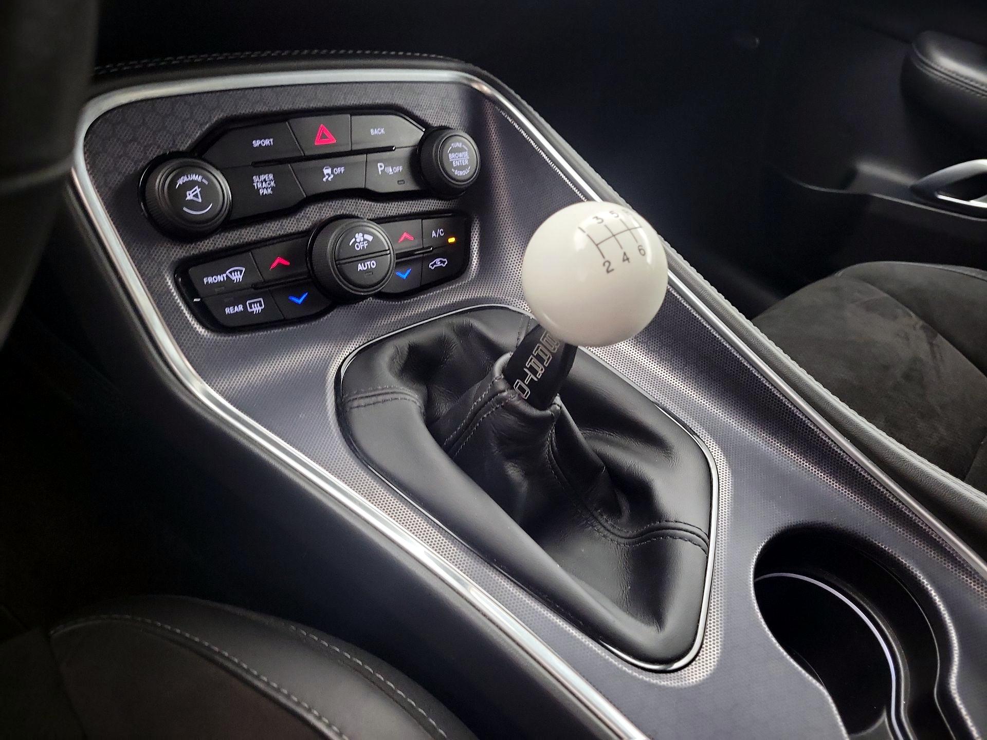 Thumbnail: 2015 Dodge Challenger - 17