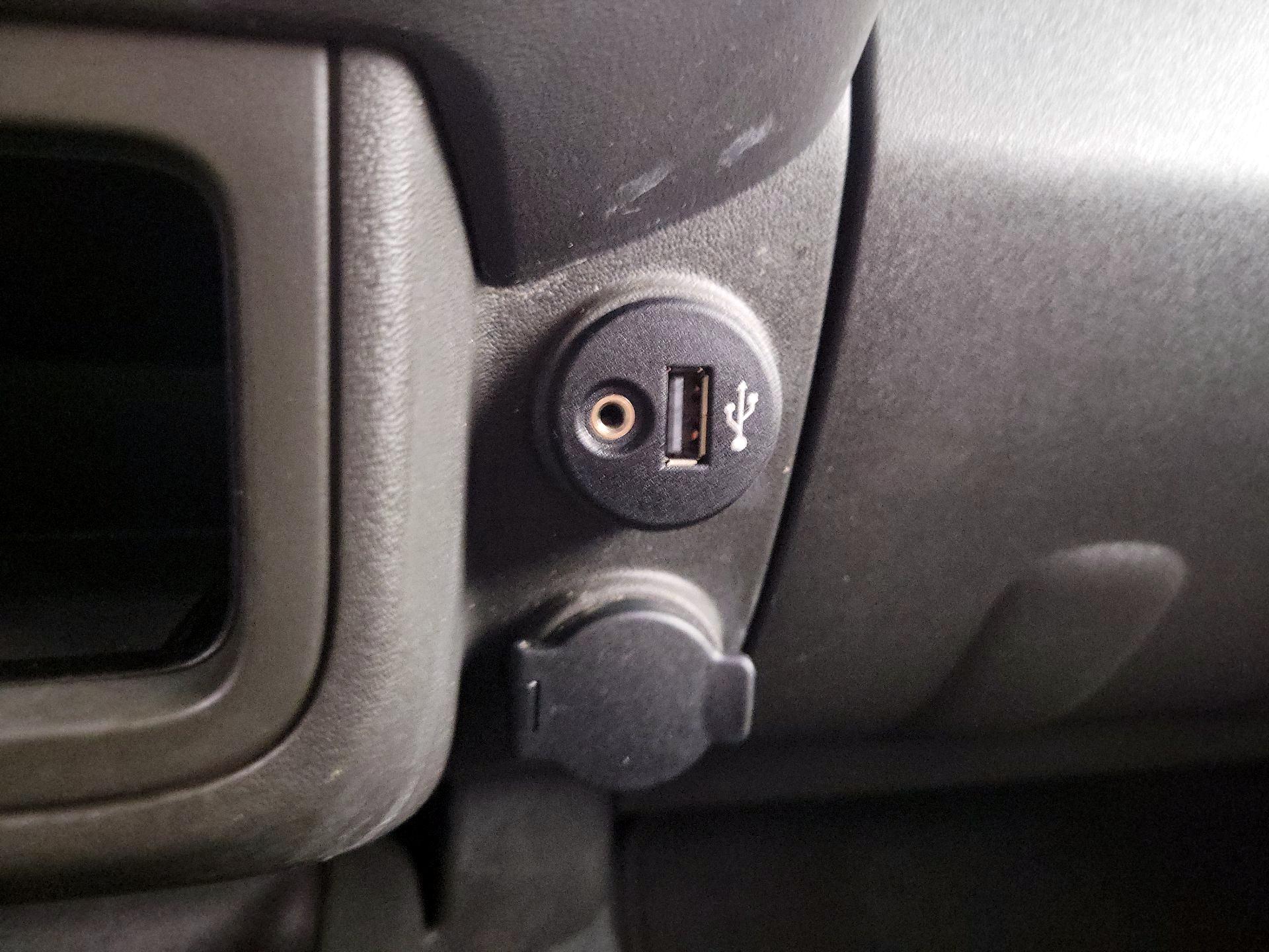 Thumbnail: 2019 Nissan Frontier - 16