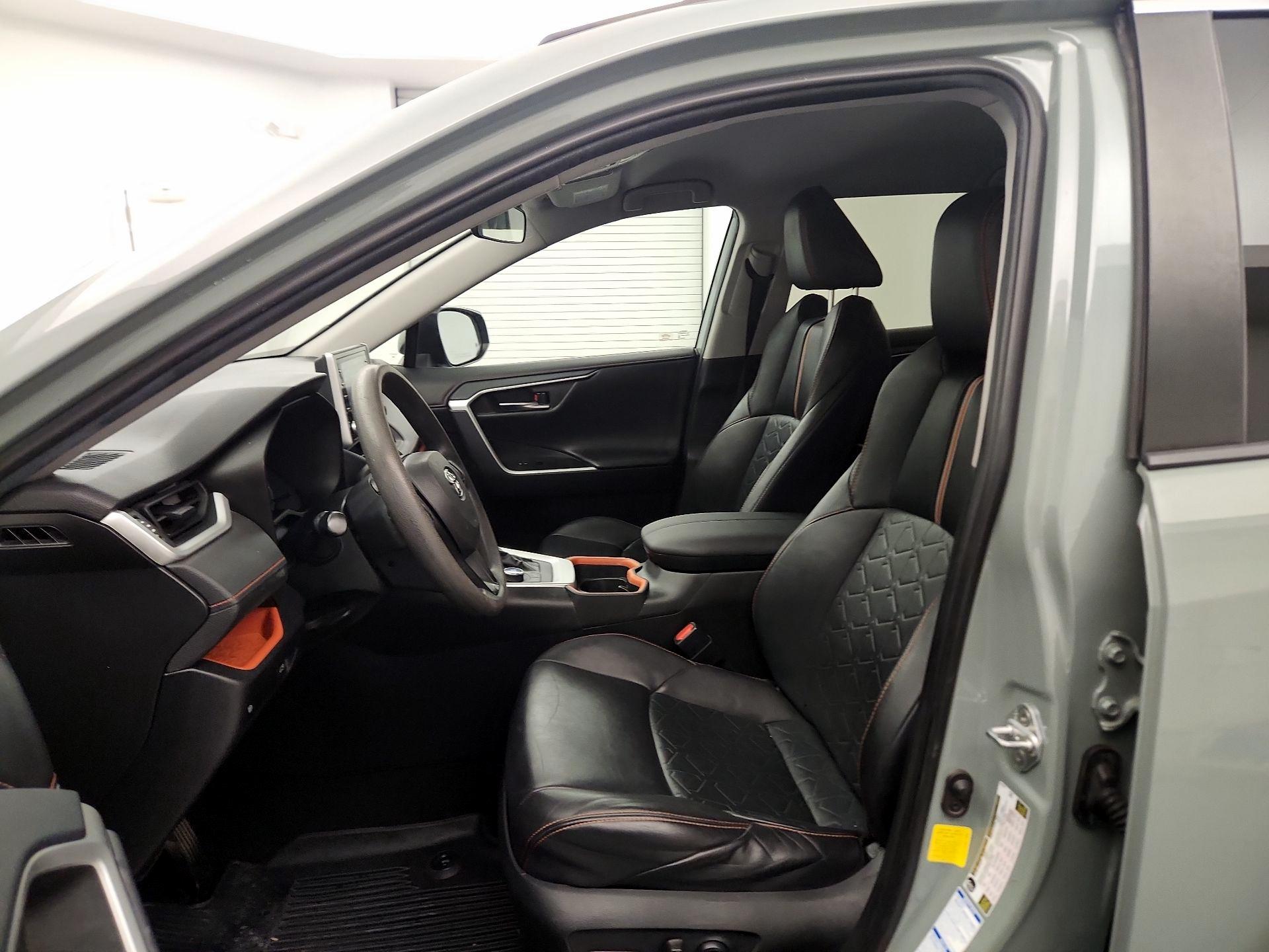 Thumbnail: 2019 Toyota RAV4 - 9