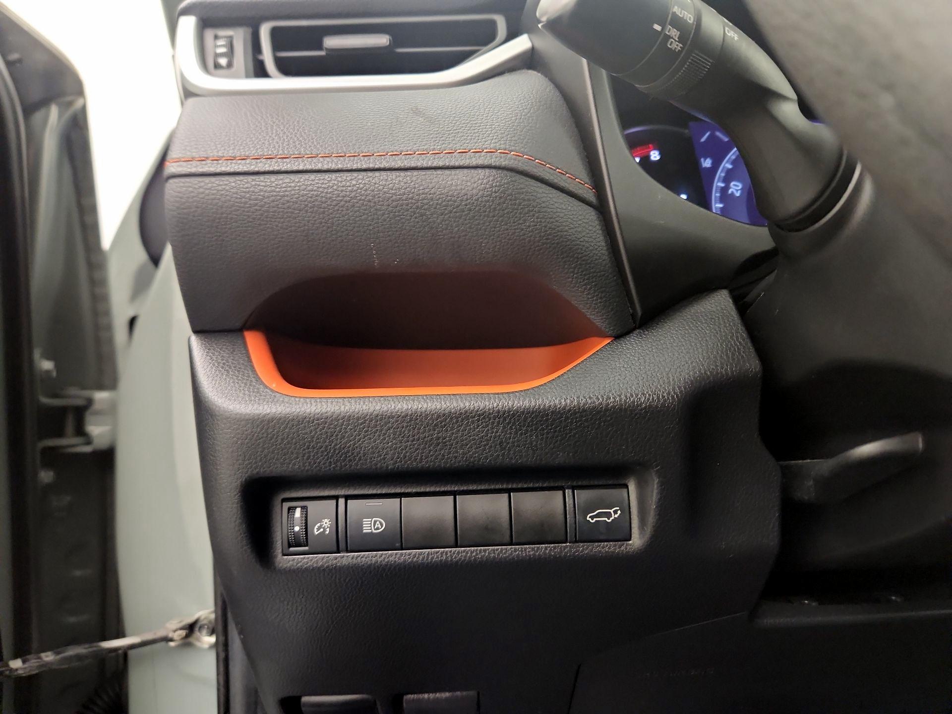 Thumbnail: 2019 Toyota RAV4 - 11