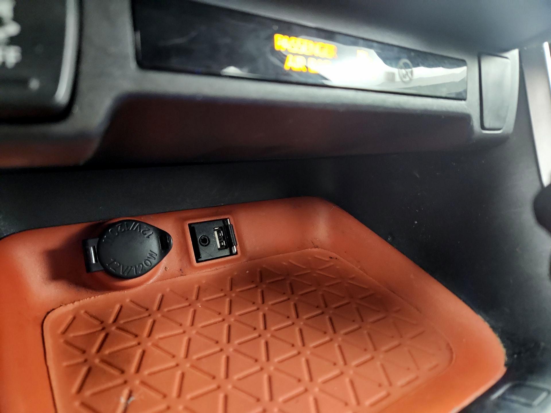 Thumbnail: 2019 Toyota RAV4 - 16