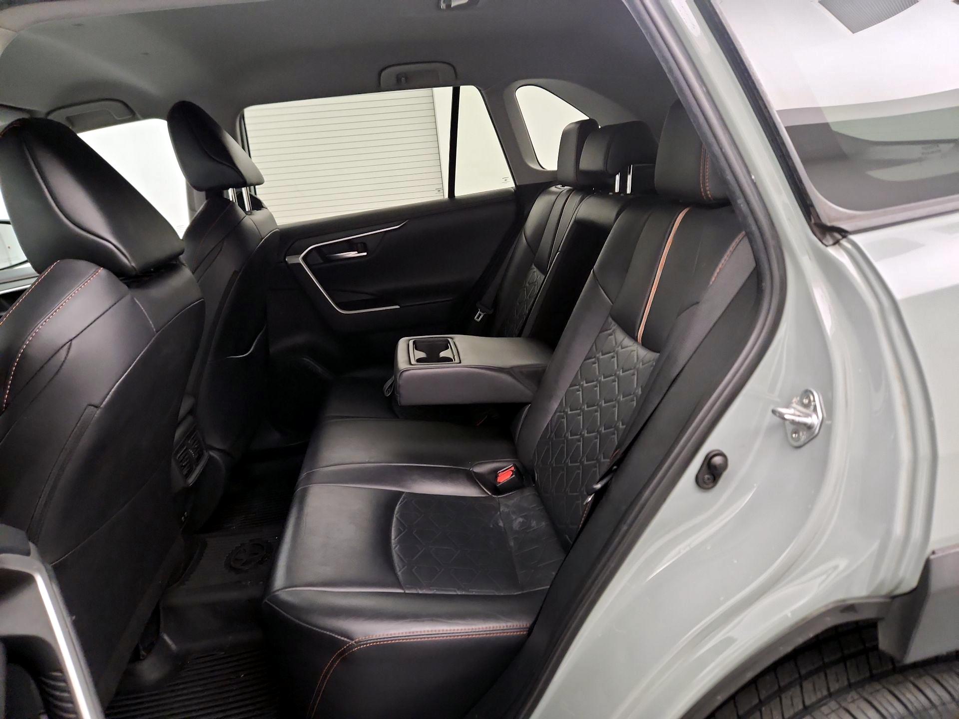 Thumbnail: 2019 Toyota RAV4 - 17