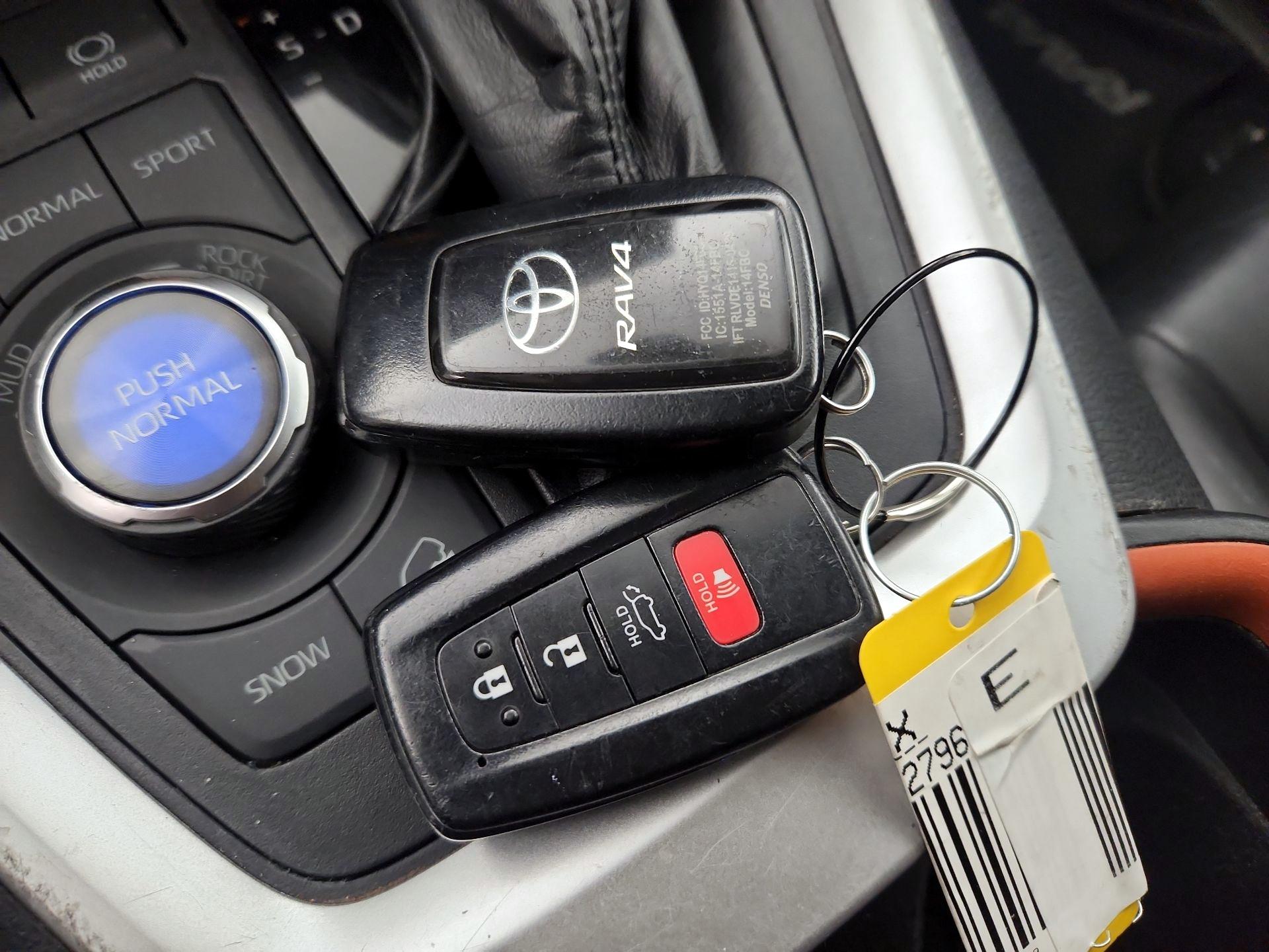 Thumbnail: 2019 Toyota RAV4 - 20