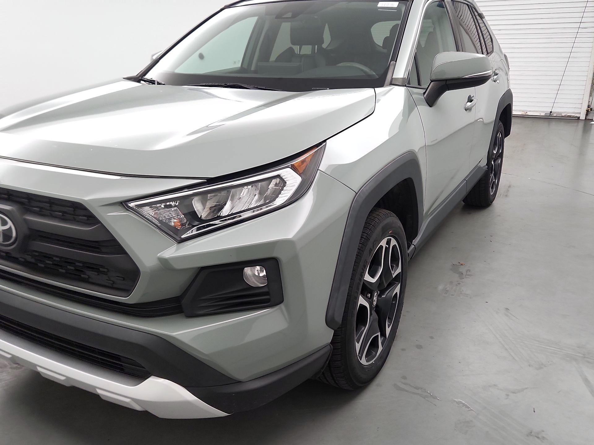 Thumbnail: 2019 Toyota RAV4 - 3