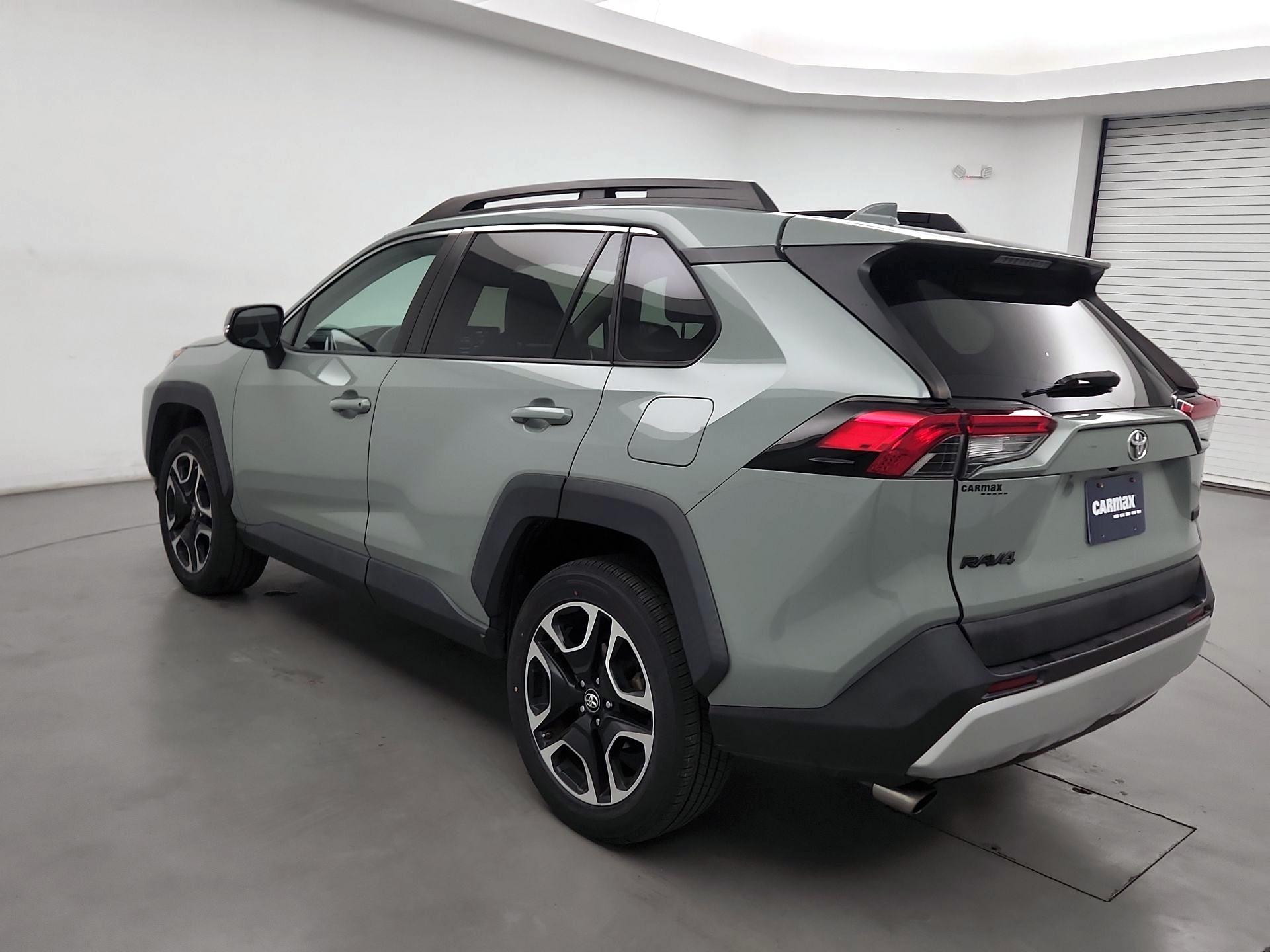 Thumbnail: 2019 Toyota RAV4 - 7