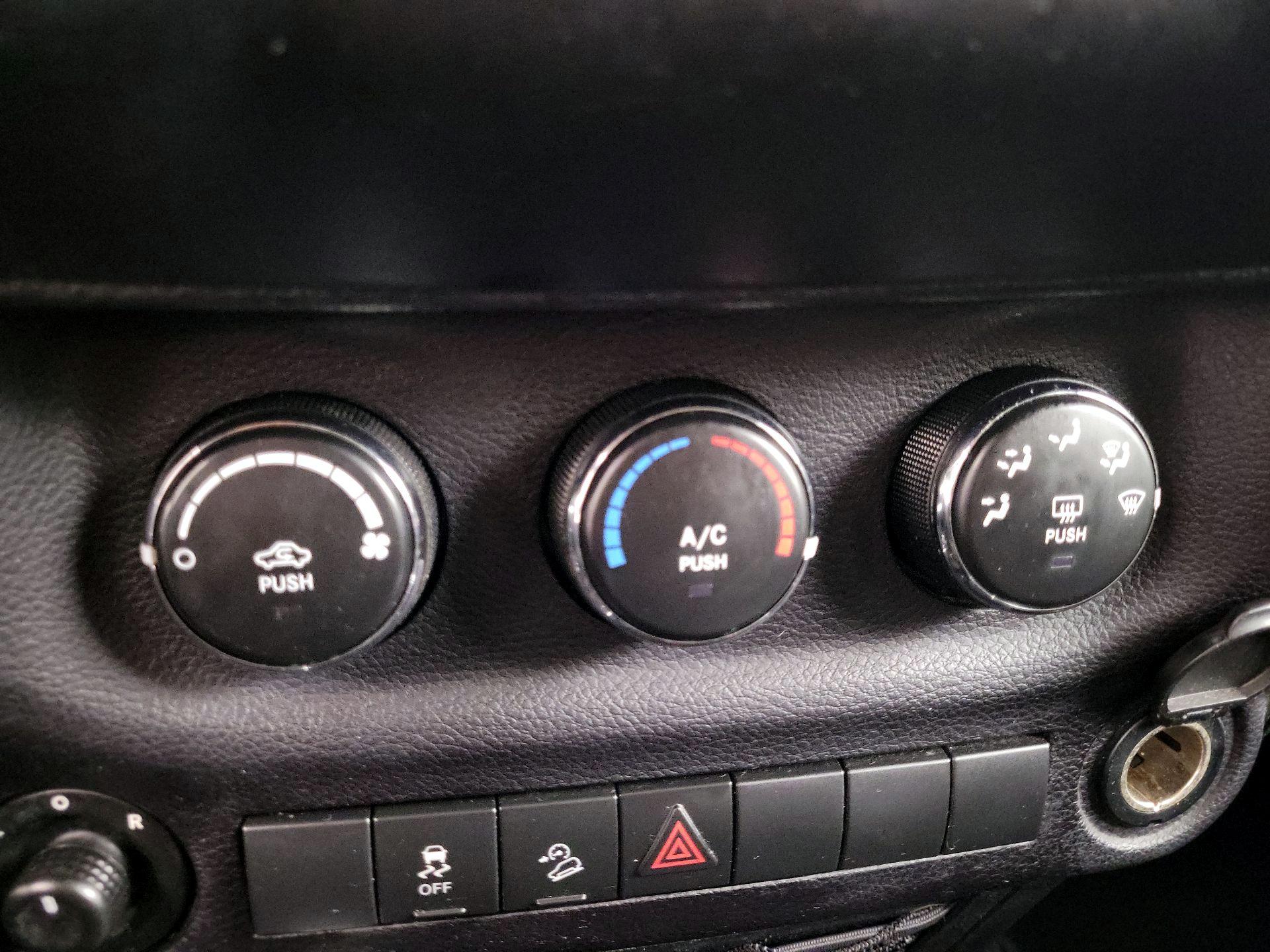 Thumbnail: 2016 Jeep Wrangler - 12