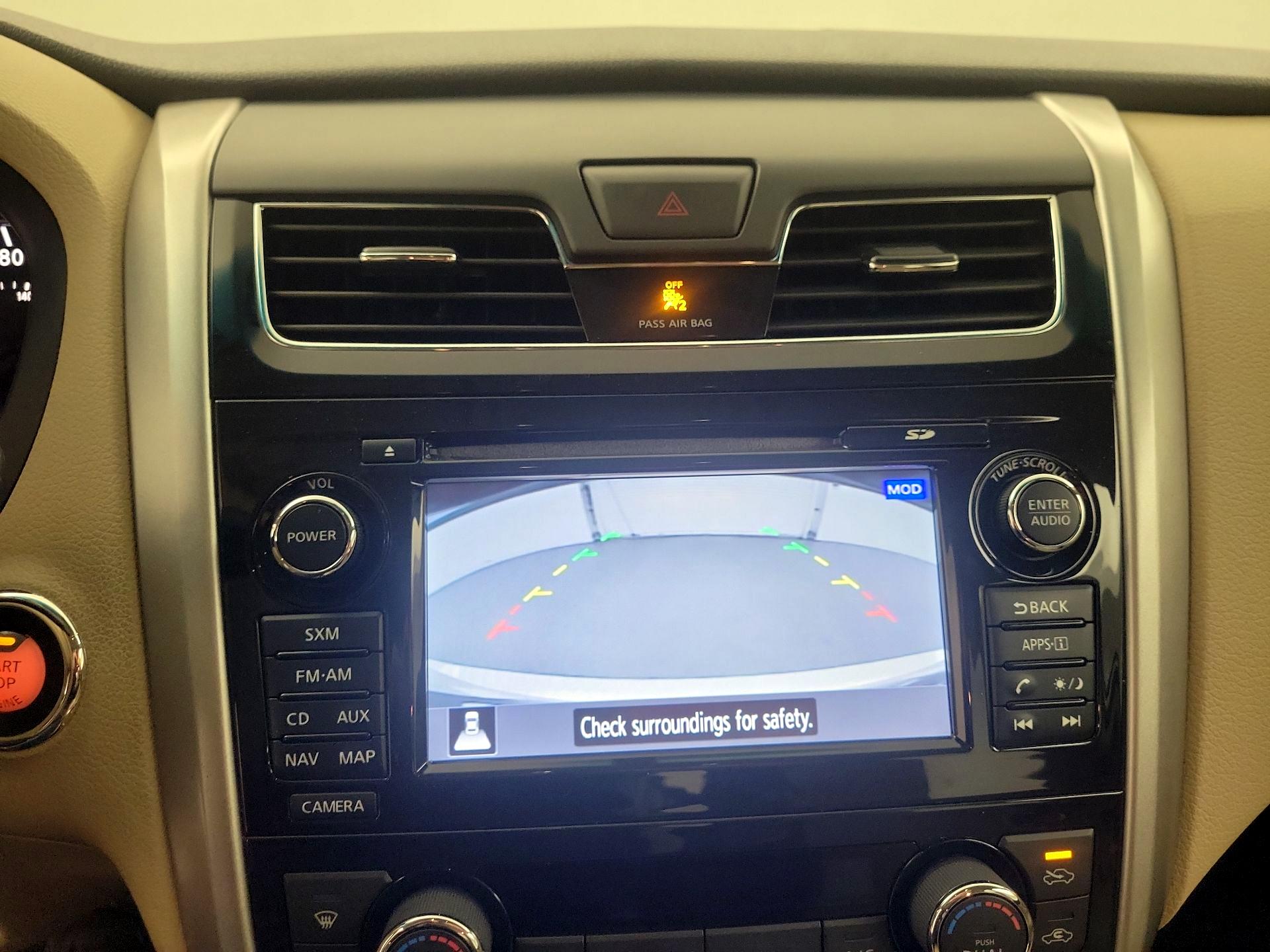 Thumbnail: 2015 Nissan Altima - 13