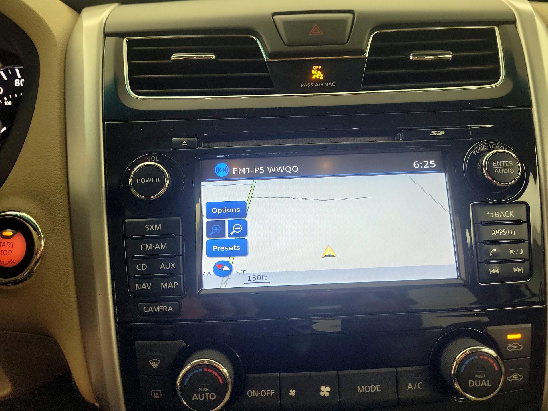 Thumbnail: 2015 Nissan Altima - 14