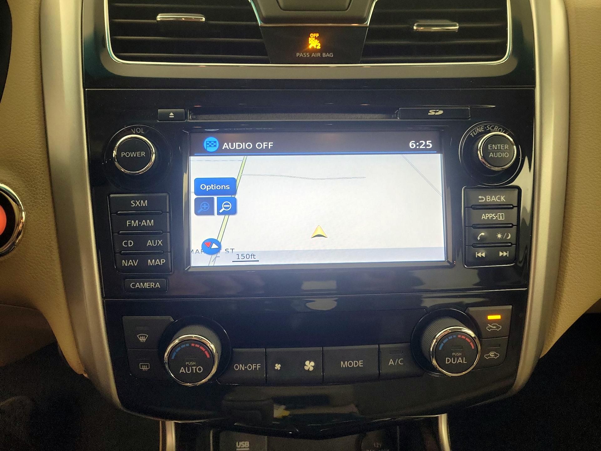 Thumbnail: 2015 Nissan Altima - 15