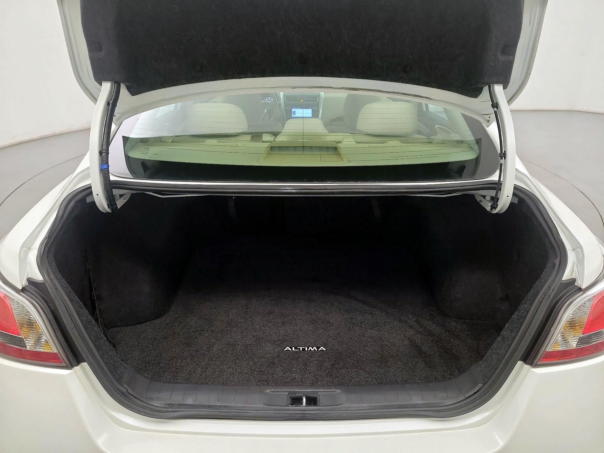 Thumbnail: 2015 Nissan Altima - 20