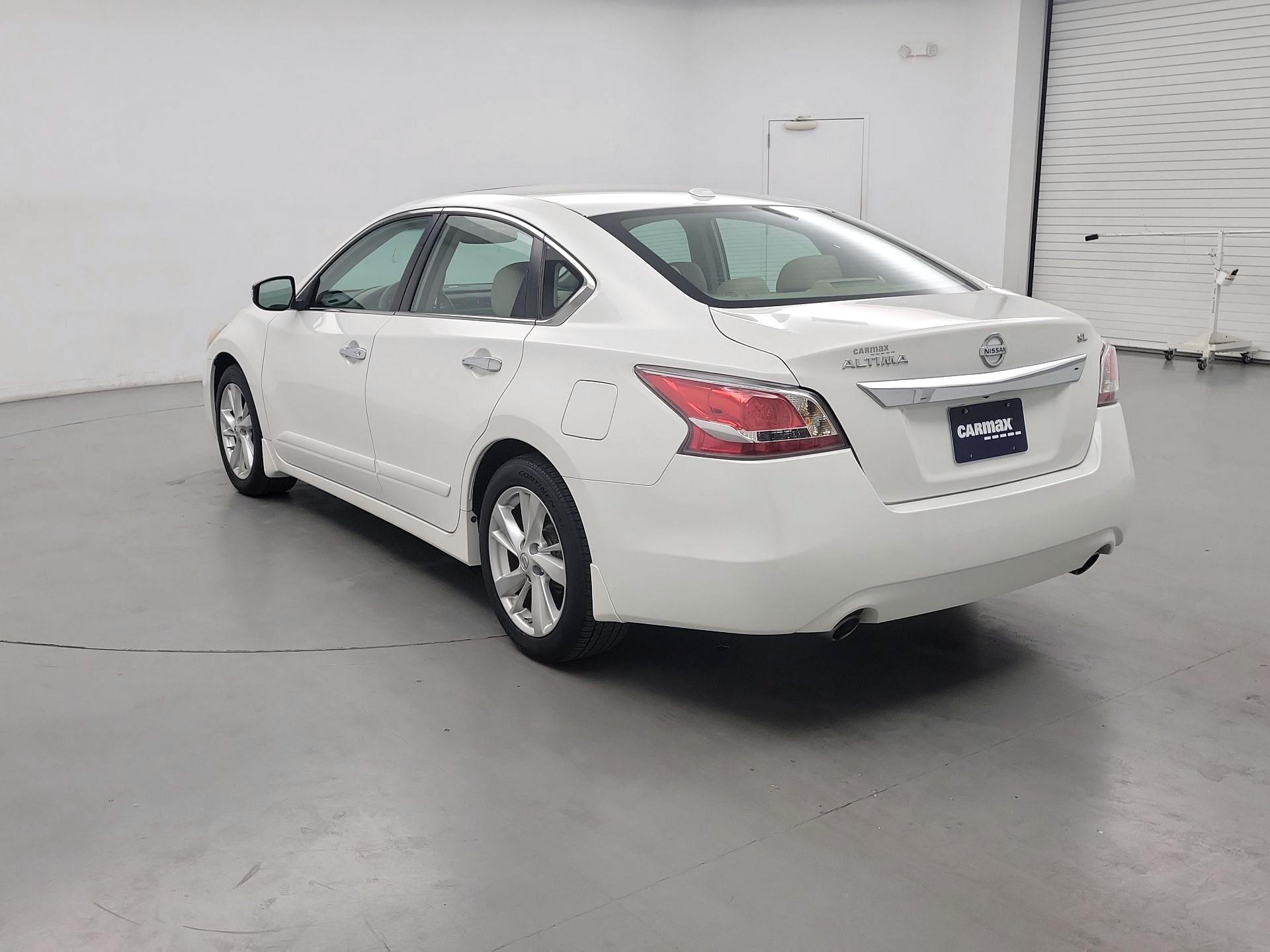 Thumbnail: 2015 Nissan Altima - 7