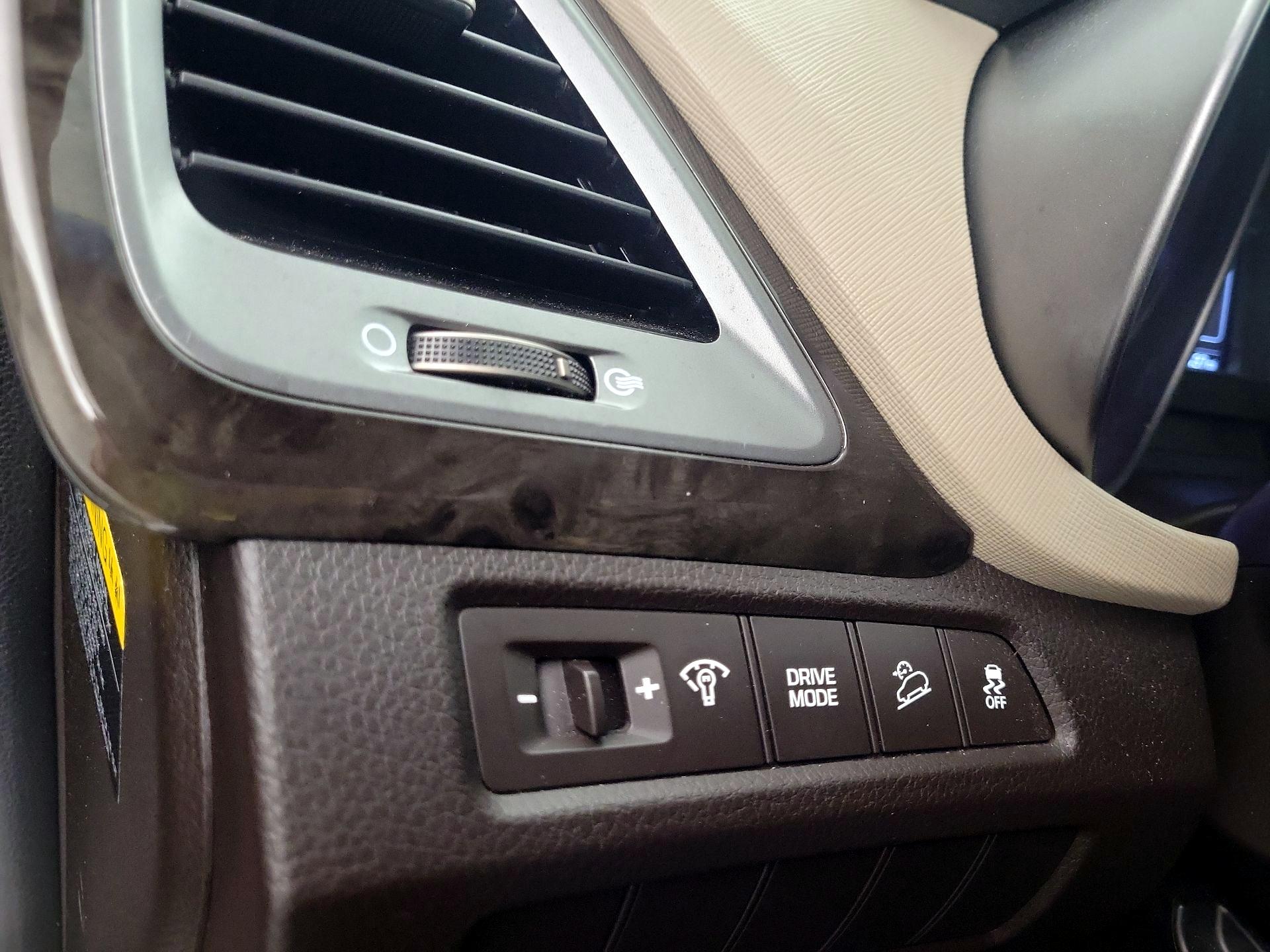 Thumbnail: 2018 Hyundai Santa Fe - 13