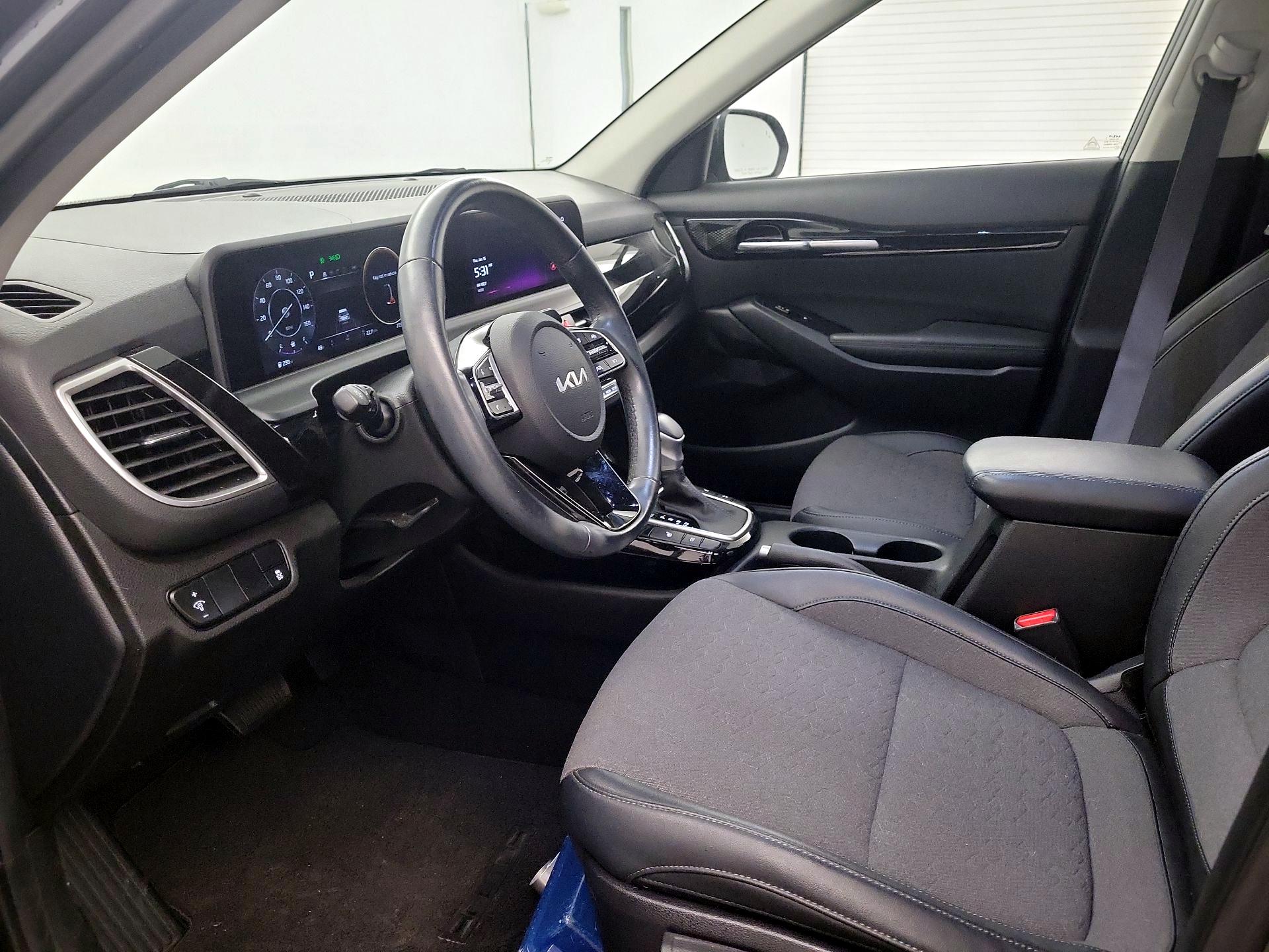 Thumbnail: 2024 Kia Seltos - 9