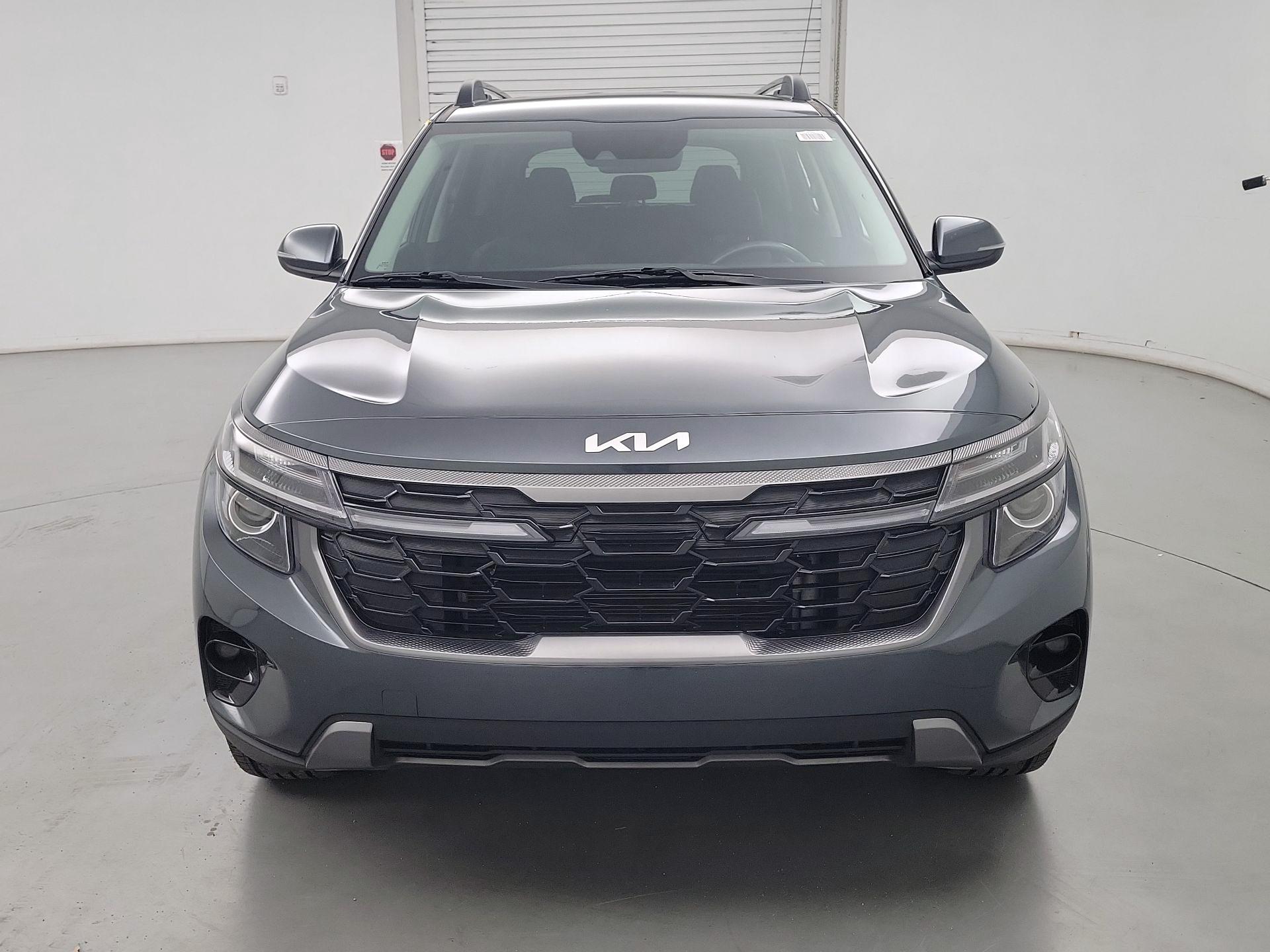 Thumbnail: 2024 Kia Seltos - 2