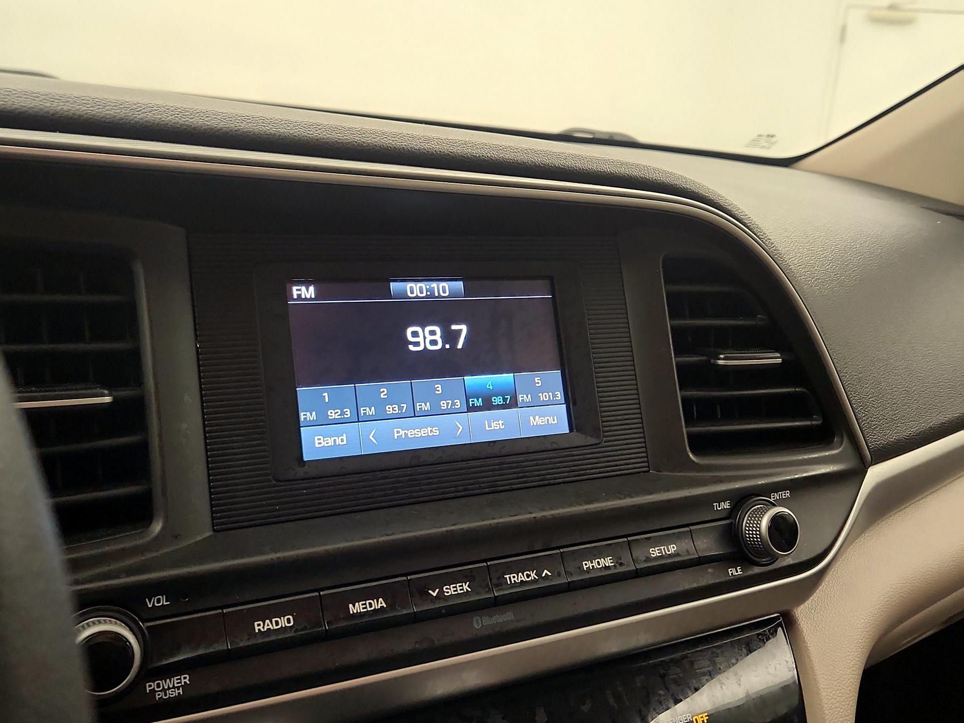 Thumbnail: 2019 Hyundai Elantra - 13