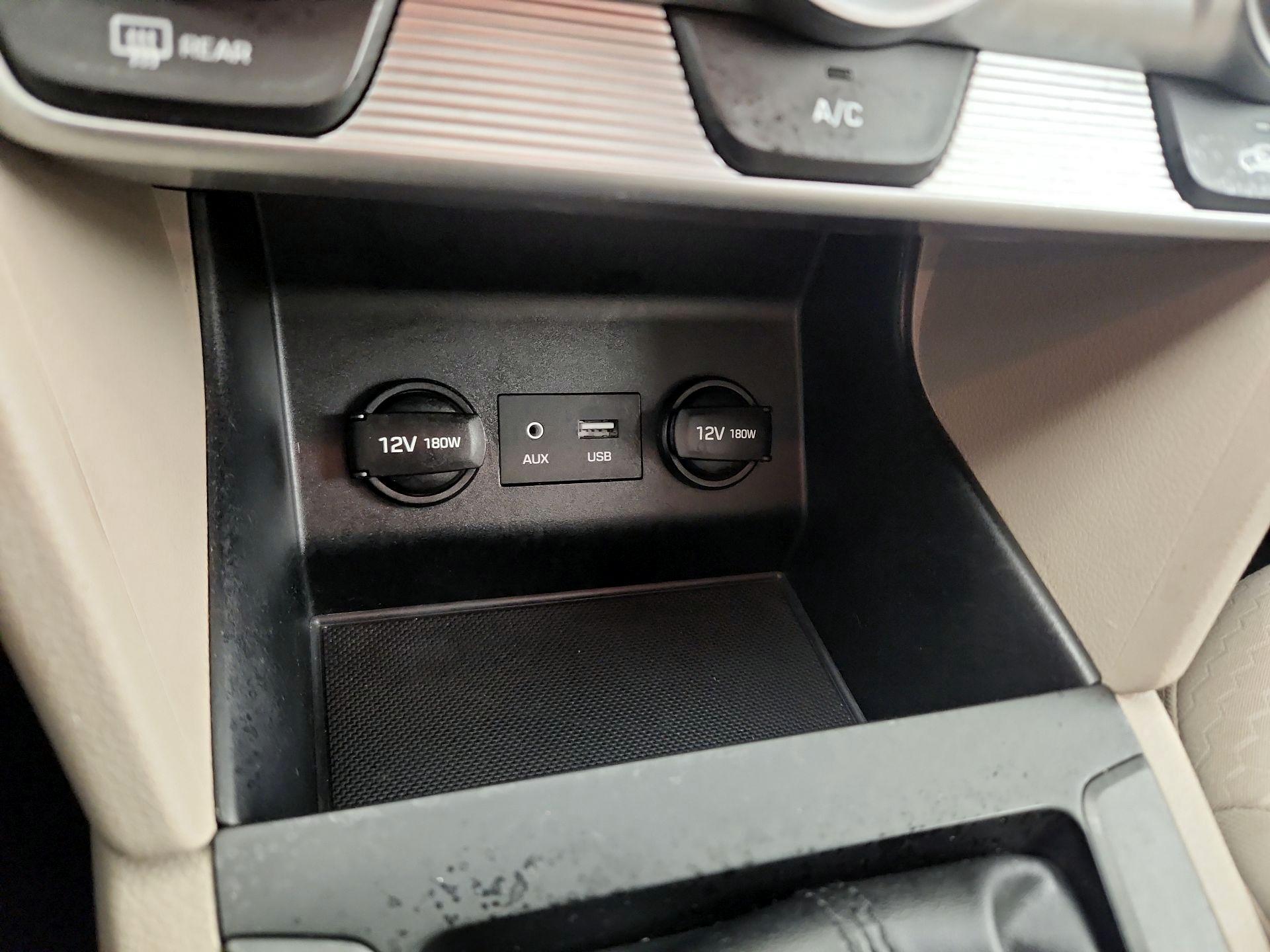 Thumbnail: 2019 Hyundai Elantra - 16