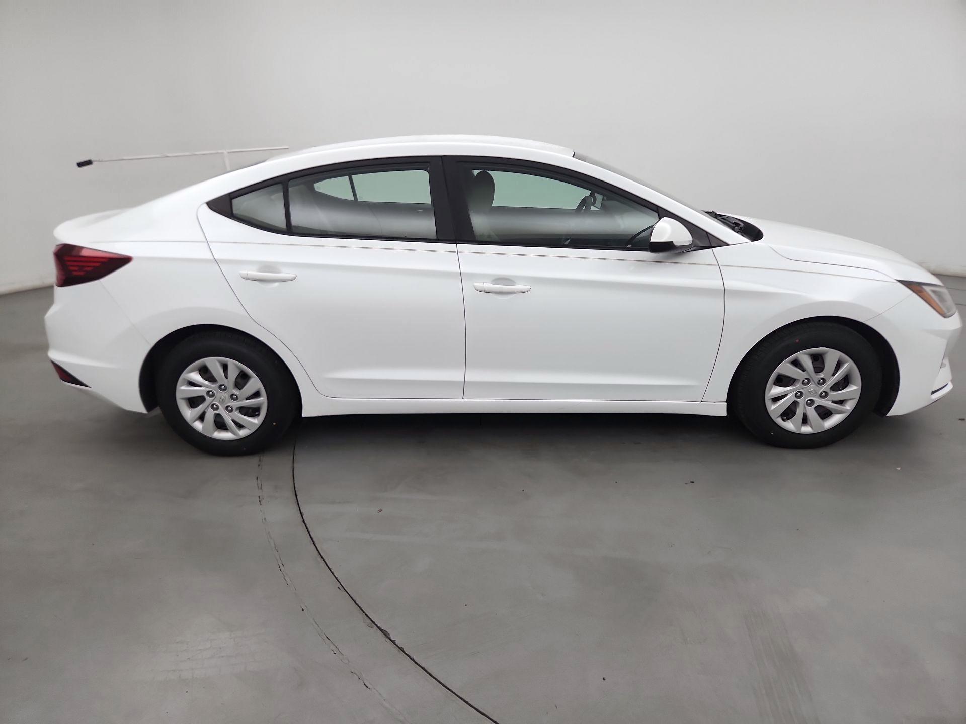 Thumbnail: 2019 Hyundai Elantra - 4