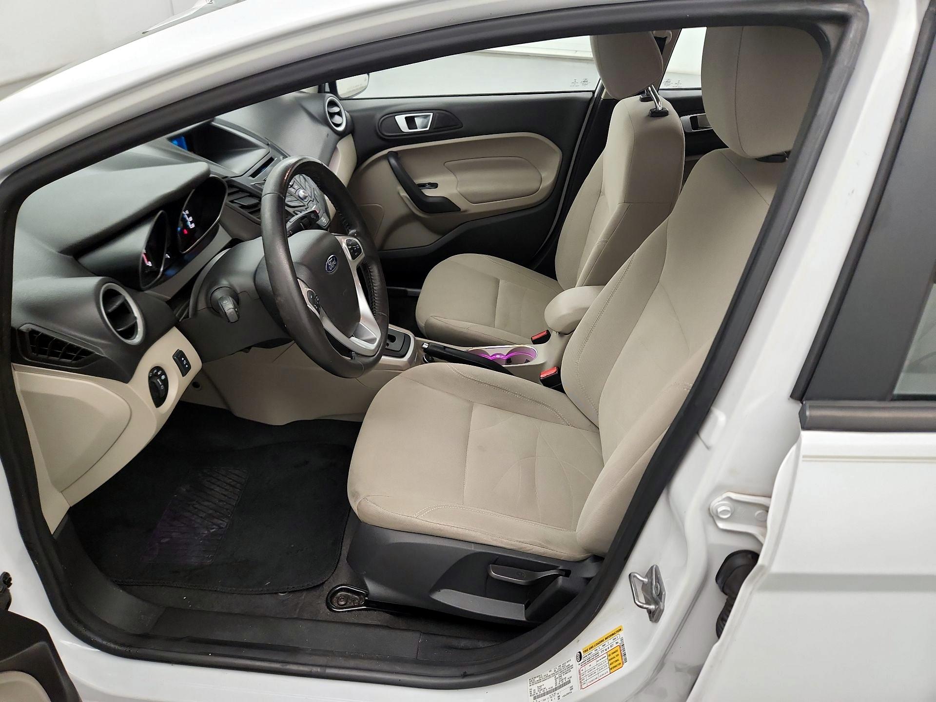 Thumbnail: 2016 Ford Fiesta - 9