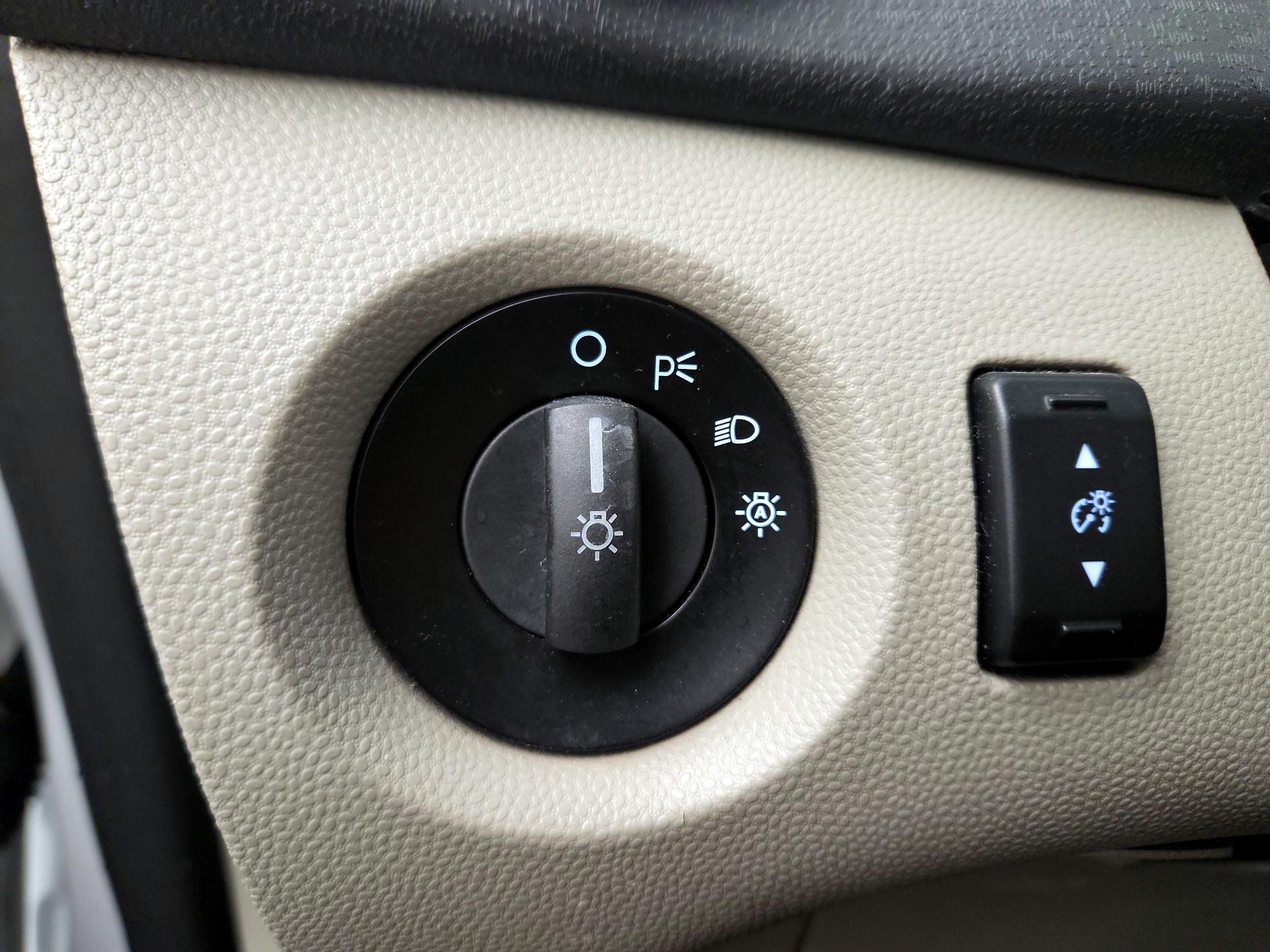 Thumbnail: 2016 Ford Fiesta - 11