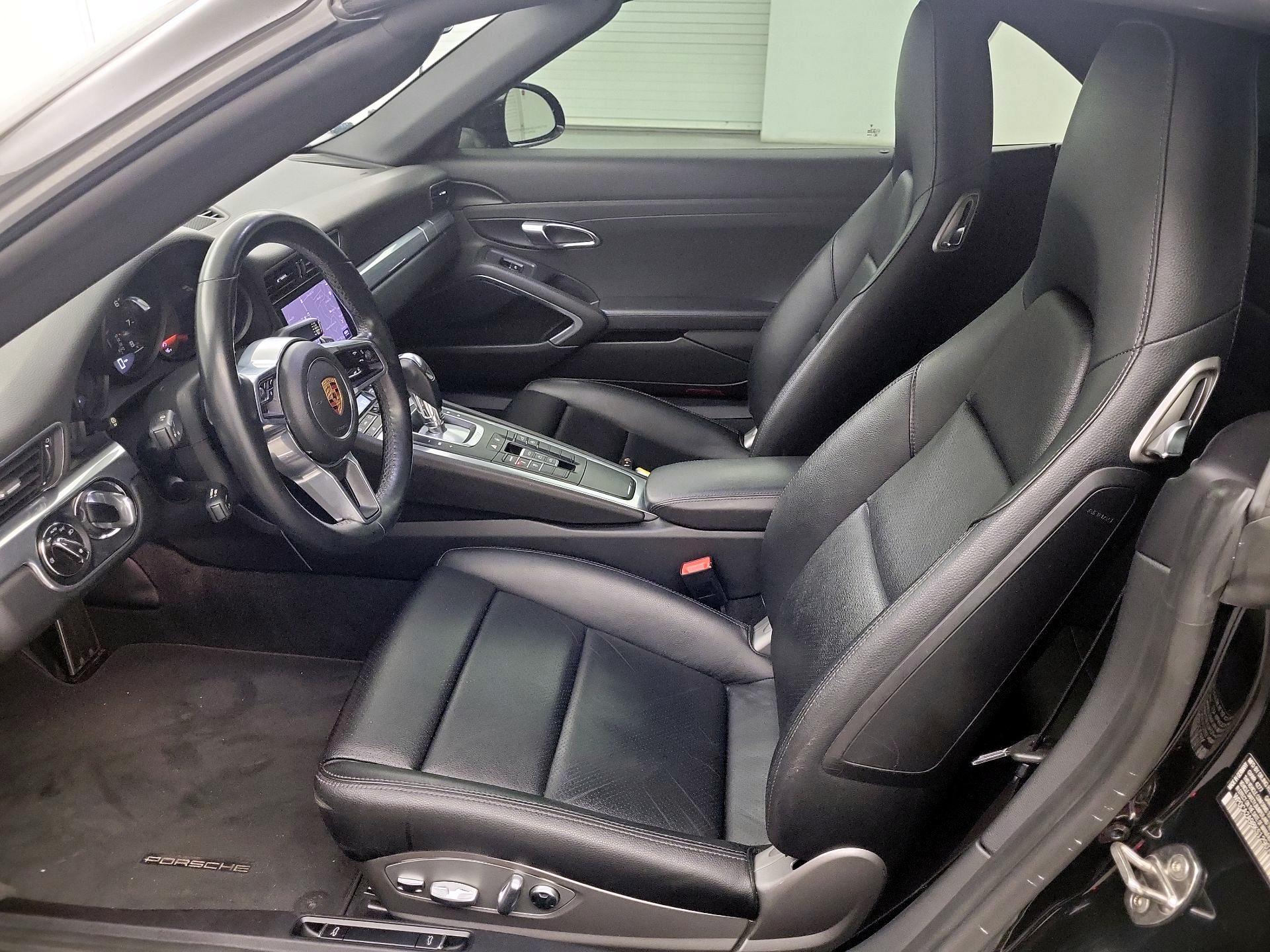 Thumbnail: 2019 Porsche 911 - 9