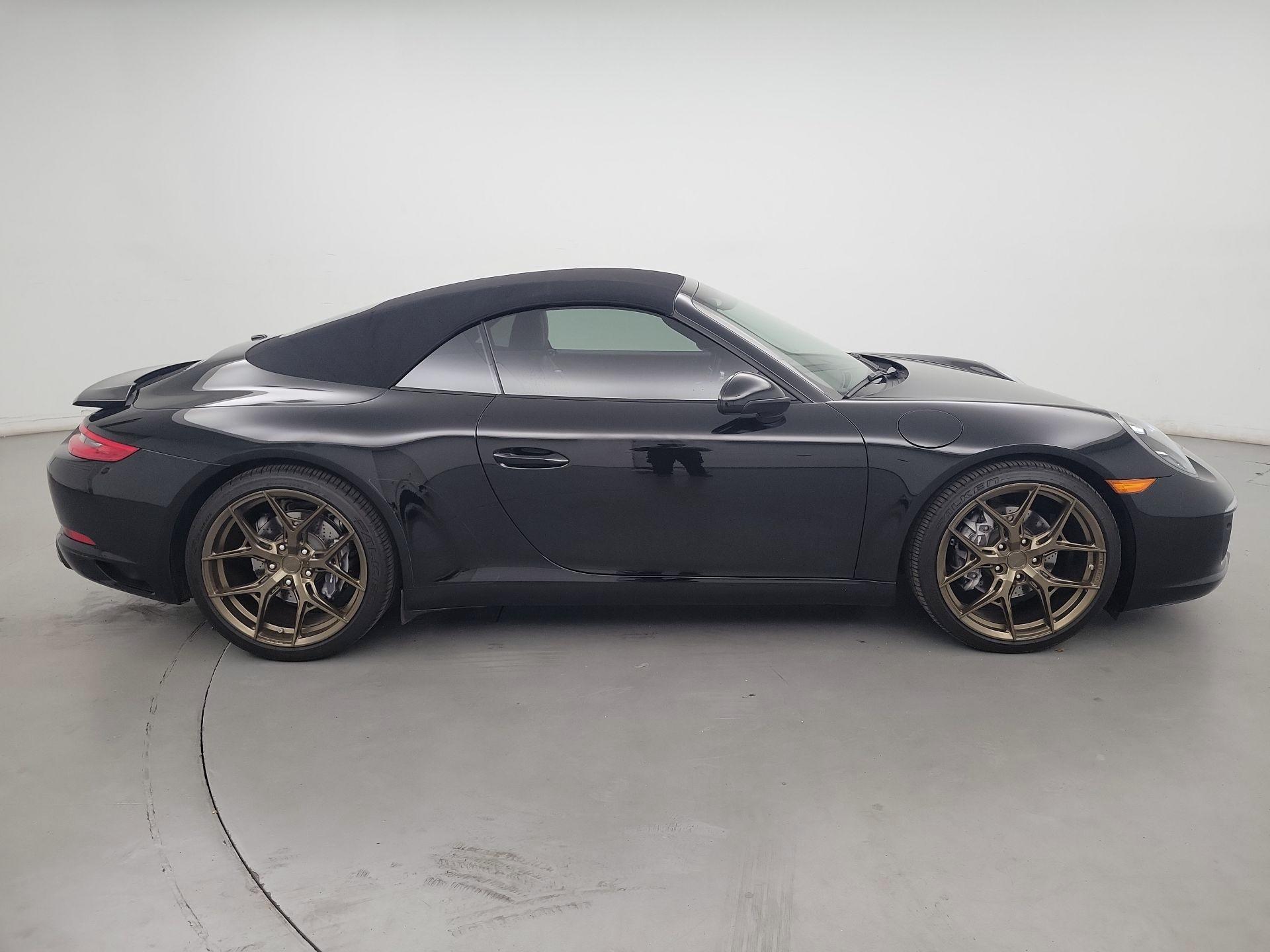 Thumbnail: 2019 Porsche 911 - 4