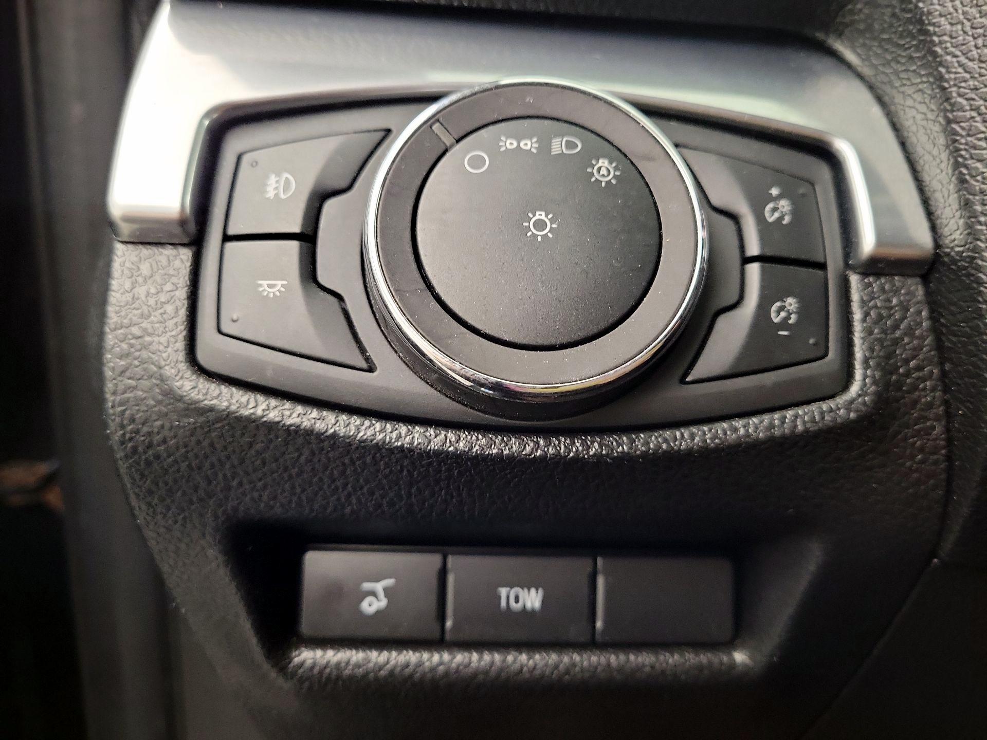 Thumbnail: 2019 Ford Explorer - 11