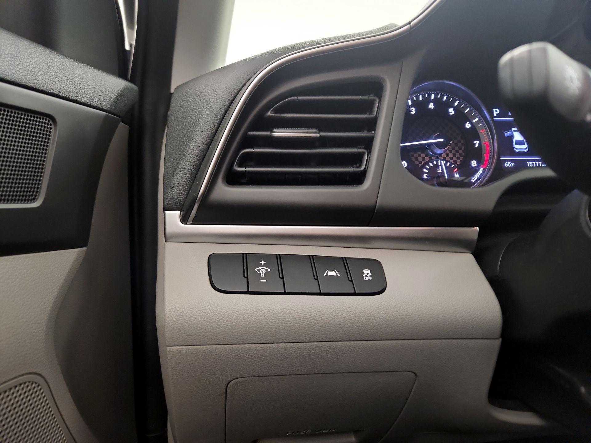 Thumbnail: 2020 Hyundai Elantra - 11