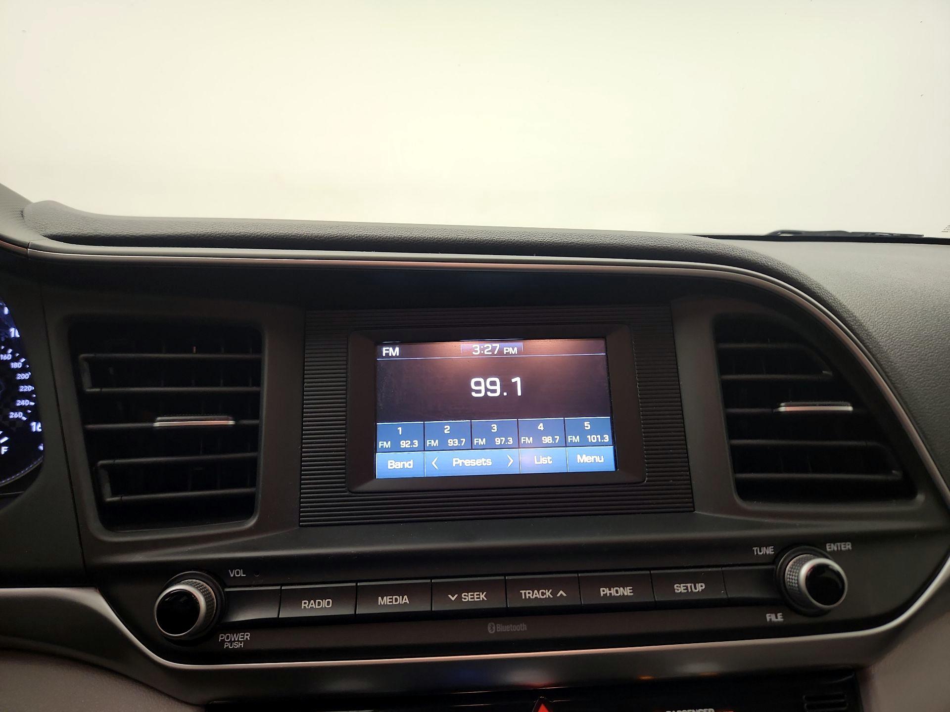 Thumbnail: 2020 Hyundai Elantra - 13