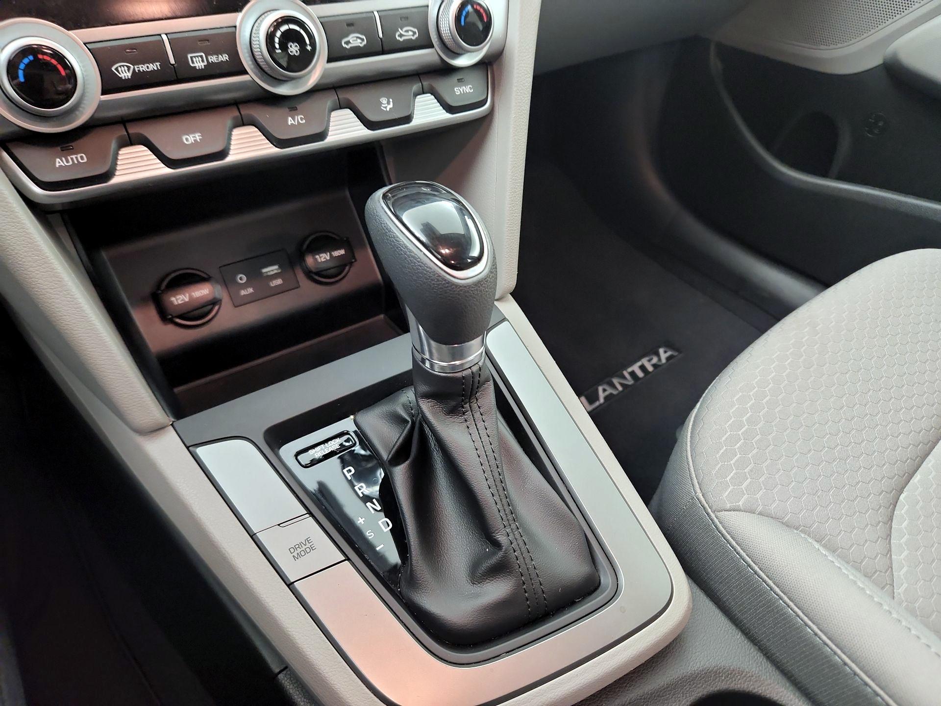 Thumbnail: 2020 Hyundai Elantra - 15