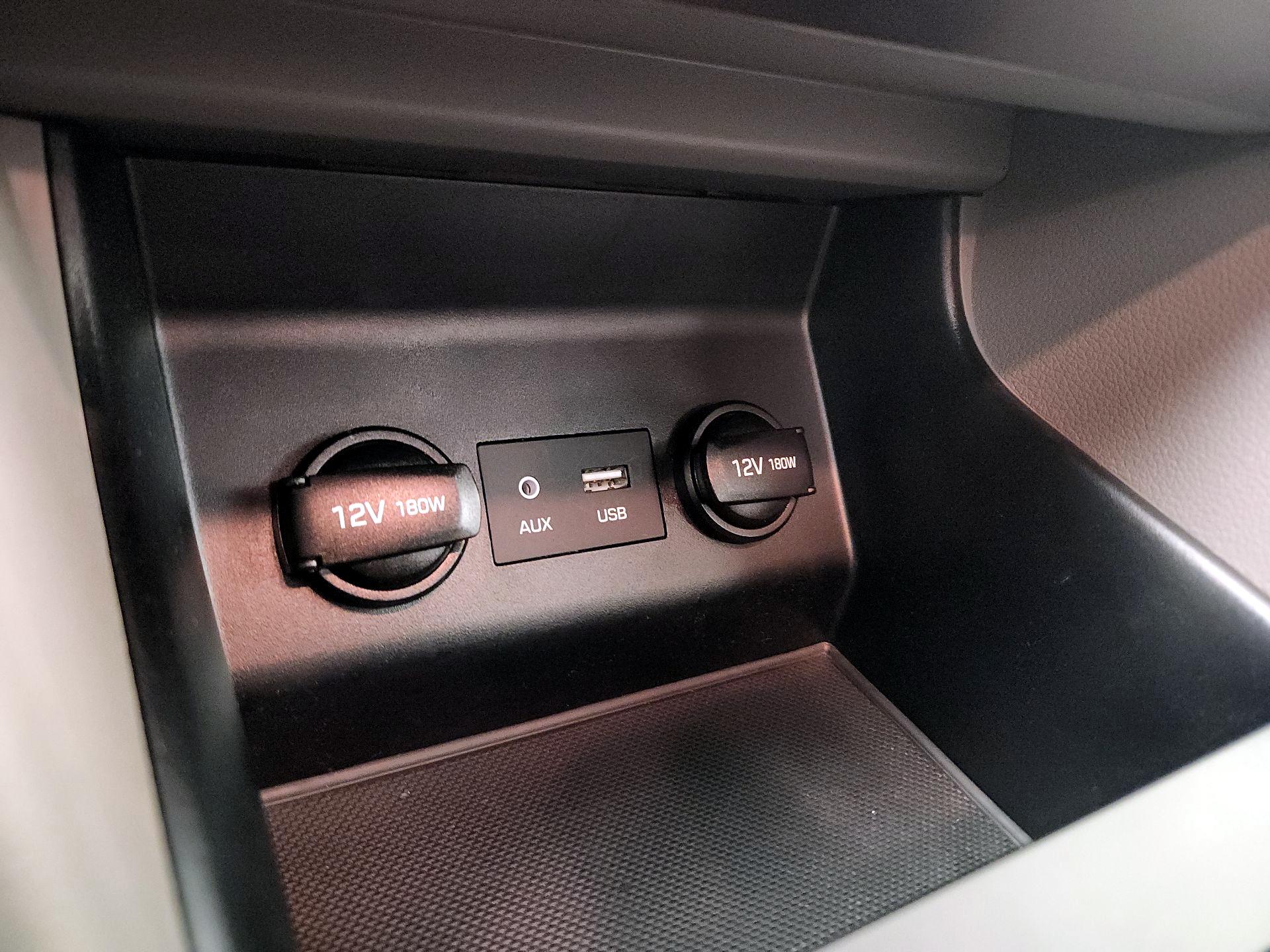 Thumbnail: 2020 Hyundai Elantra - 16