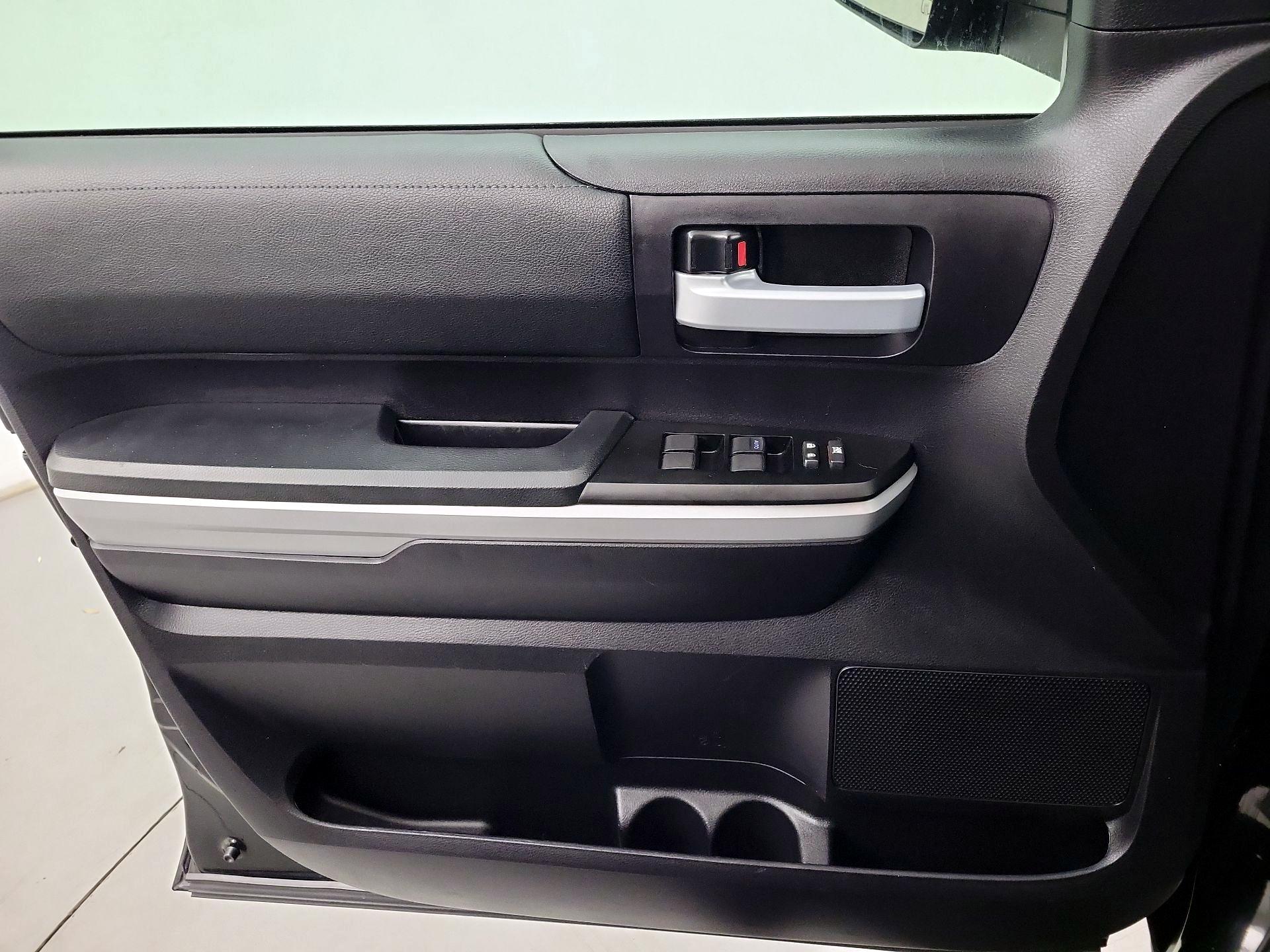 Thumbnail: 2020 Toyota Tundra - 10