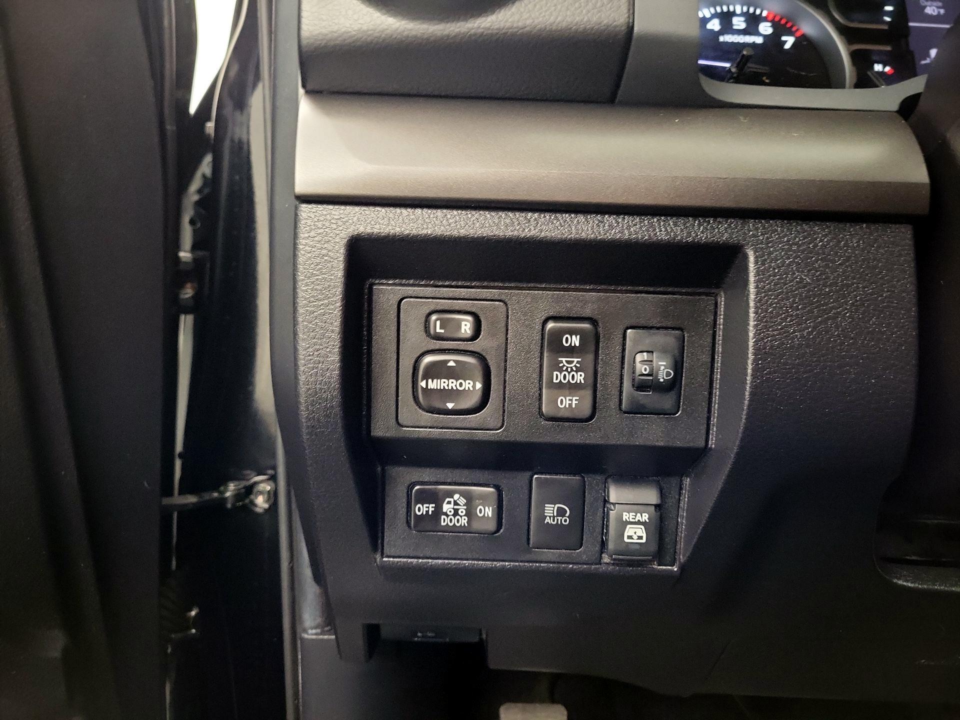 Thumbnail: 2020 Toyota Tundra - 11