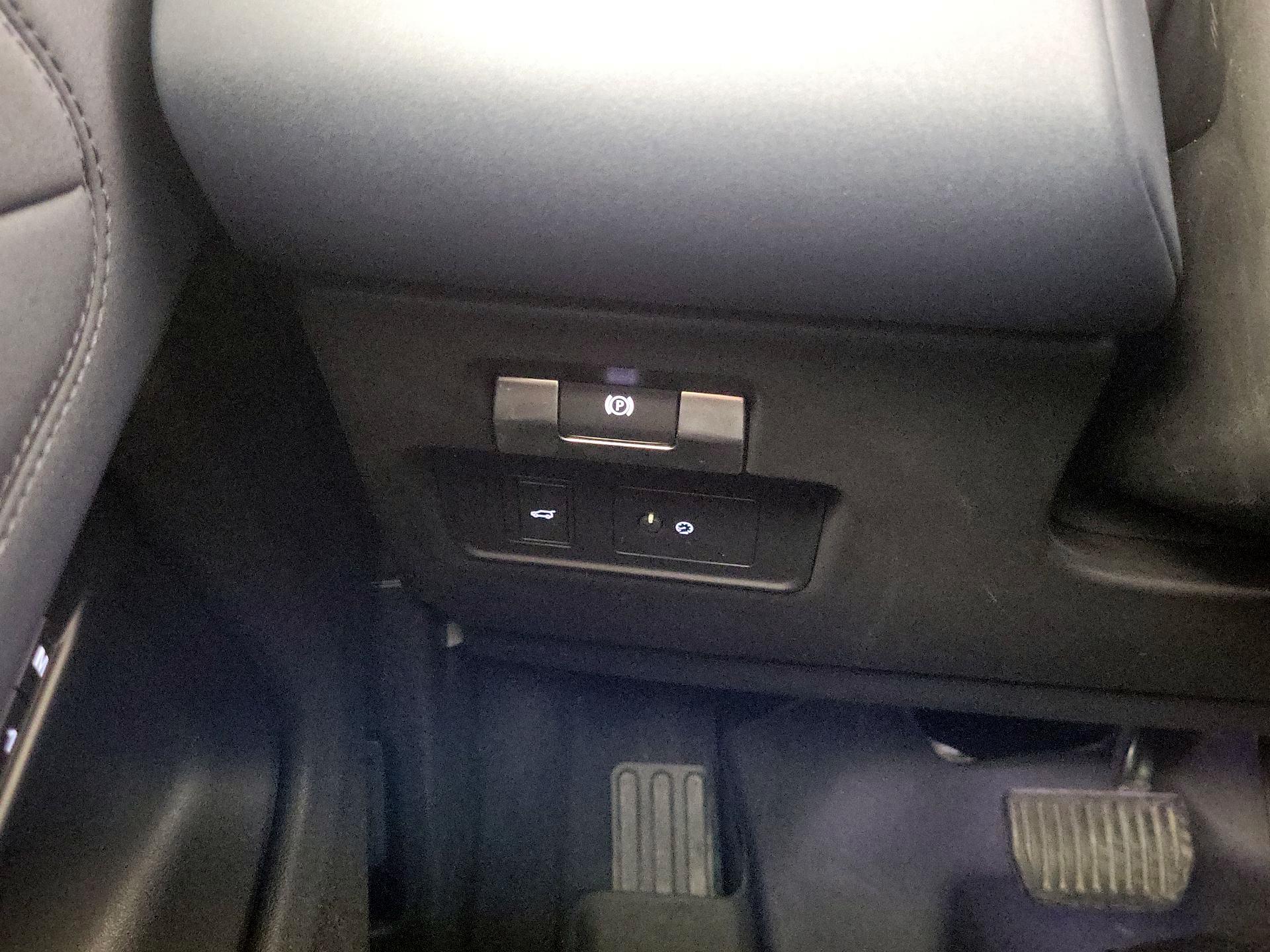 Thumbnail: 2020 Land Rover Range Rover Evoque - 11