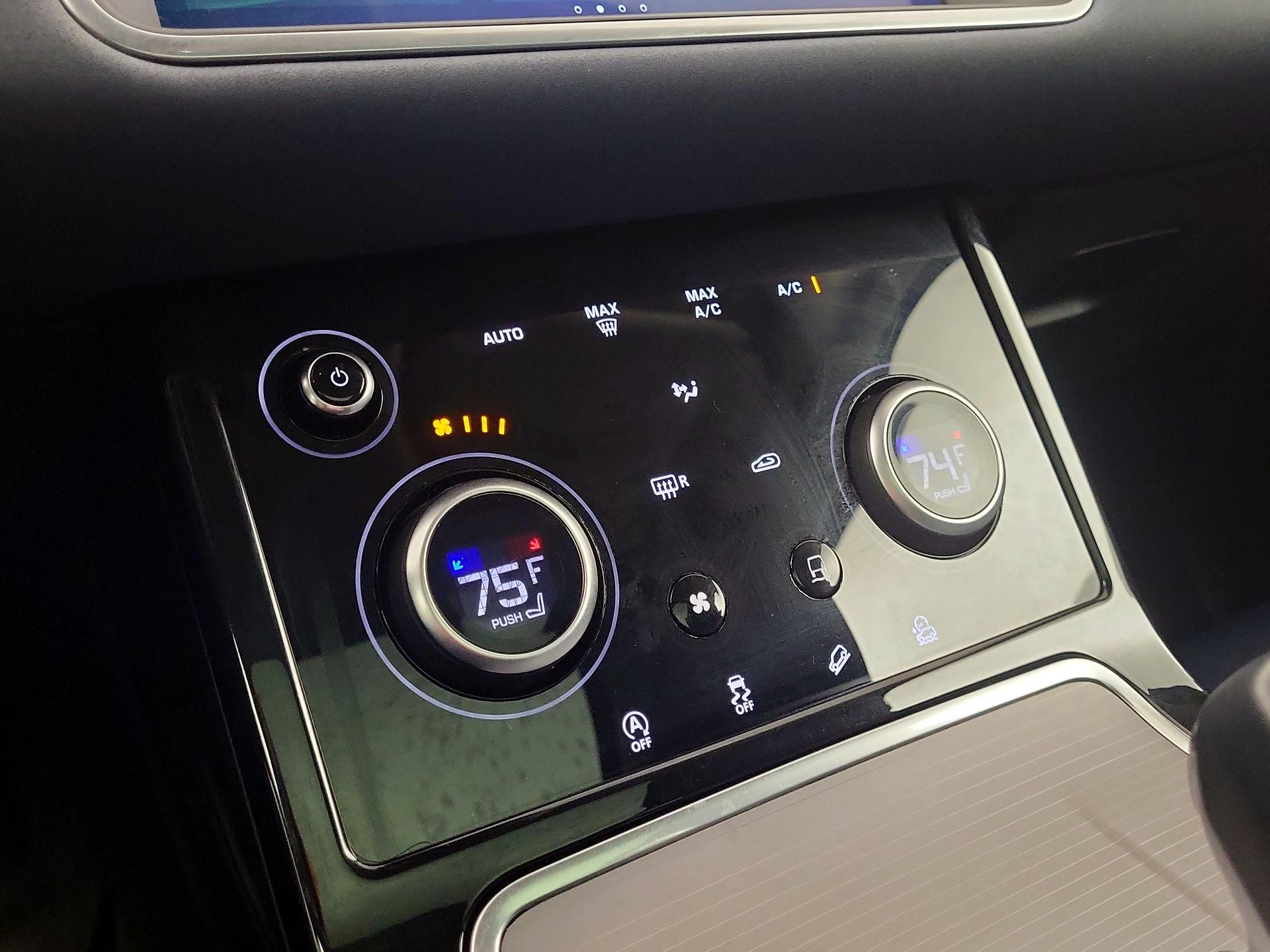 Thumbnail: 2020 Land Rover Range Rover Evoque - 15