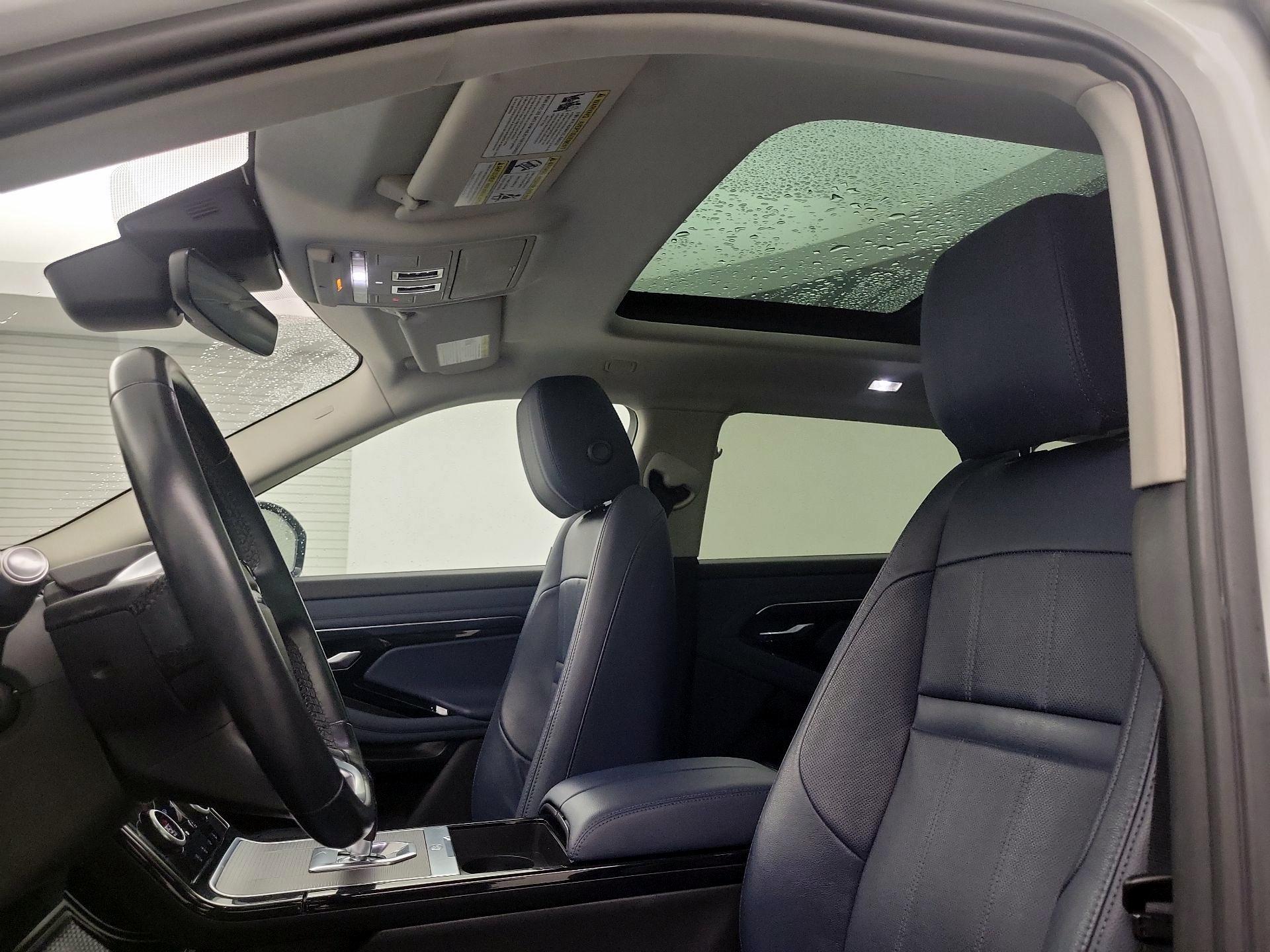 Thumbnail: 2020 Land Rover Range Rover Evoque - 18