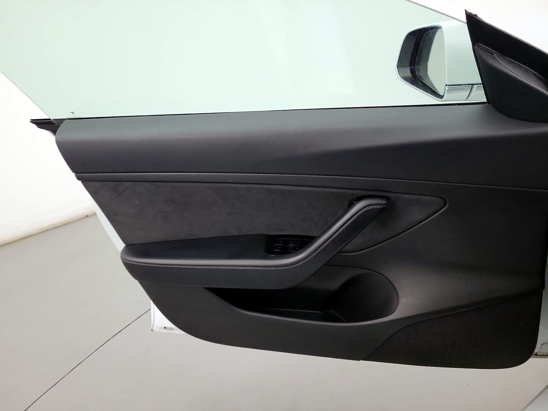 Thumbnail: 2020 Tesla Model 3 - 10