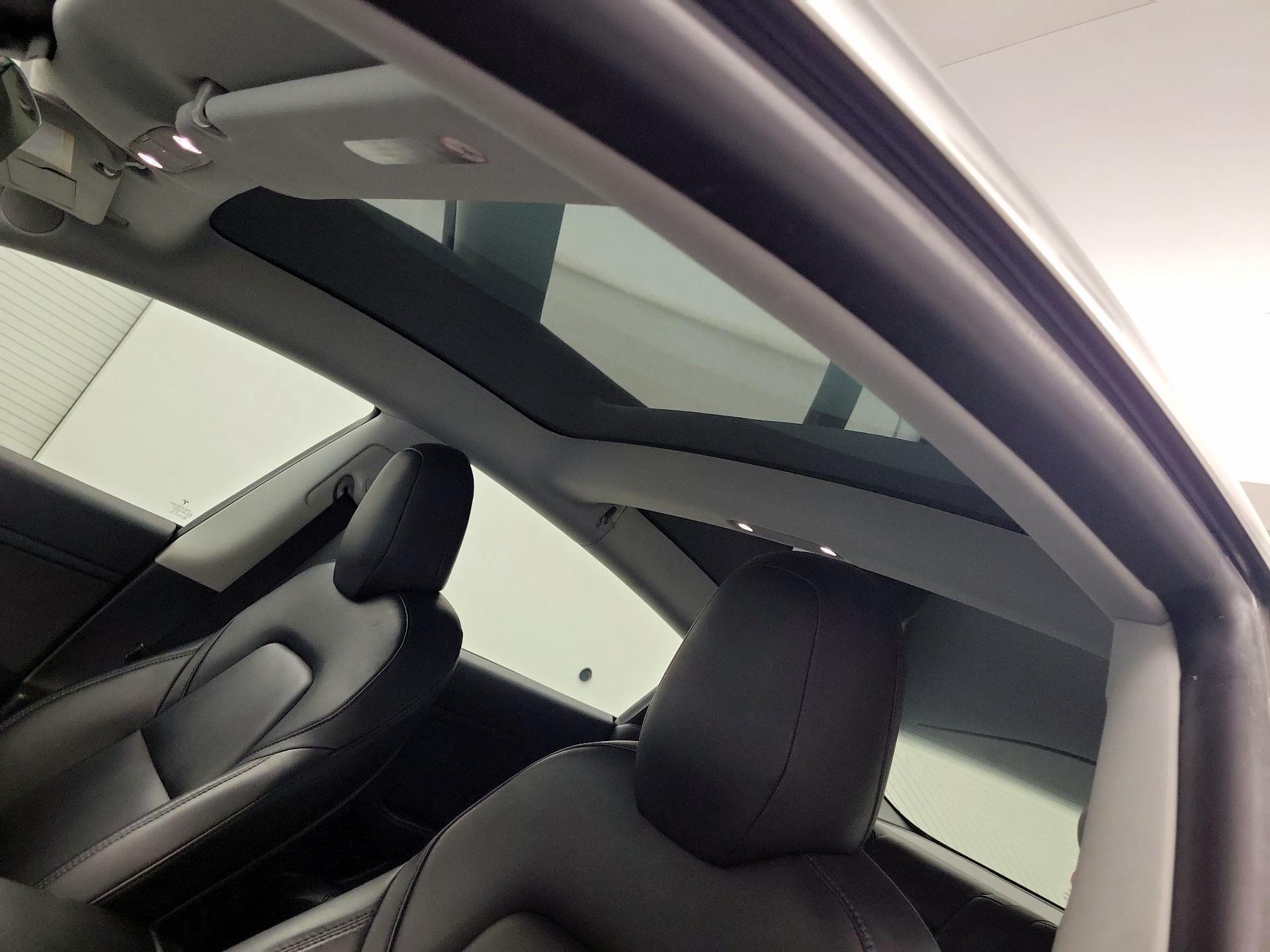 Thumbnail: 2020 Tesla Model 3 - 17